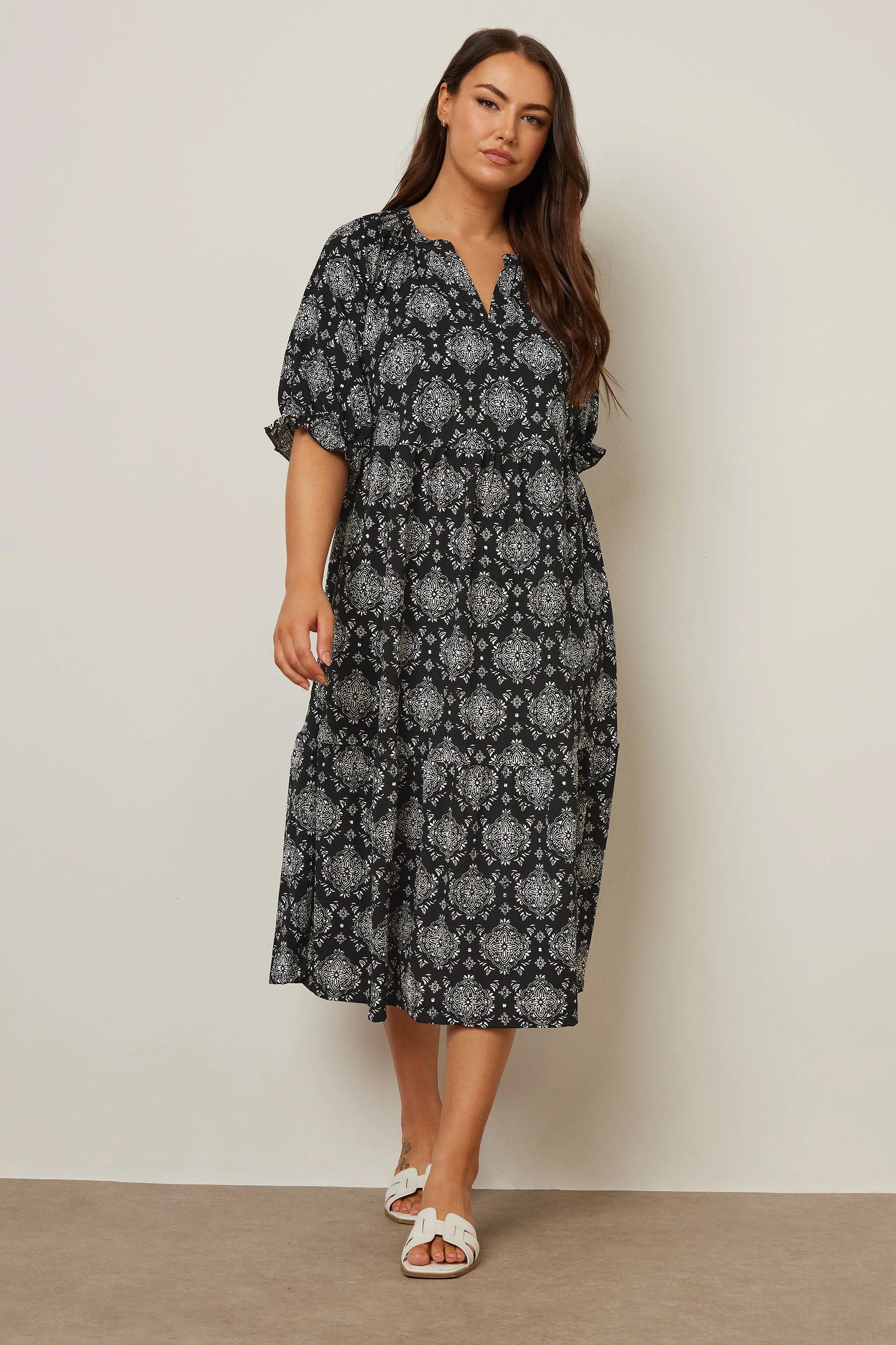 Stil Diva Minikleid Plus Size Midikleid mit V-Ausschnitt, kurzen Ärmeln und günstig online kaufen