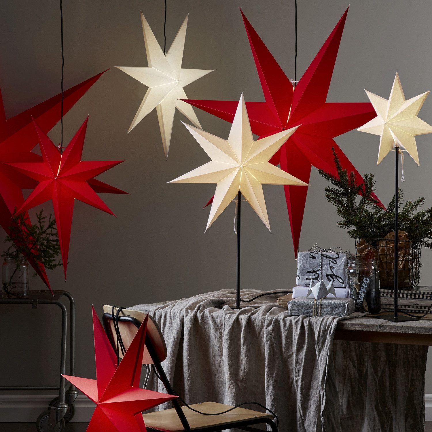 STAR TRADING LED Stern Papierstern Leuchtstern Faltstern 7-zackig hängend 140cm mit Kabel rot
