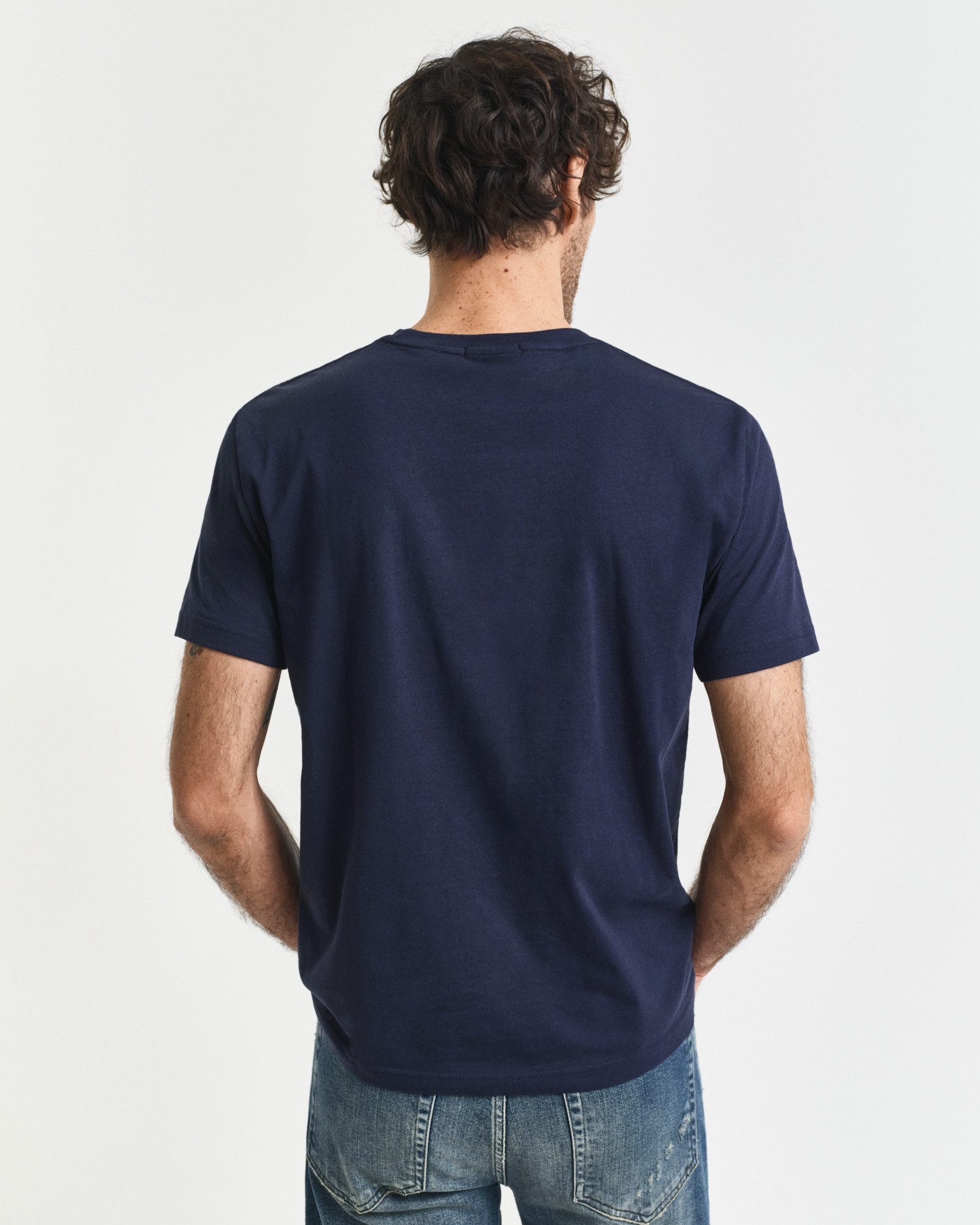 Gant T-Shirt REG SHIELD SS T-SHIRT mit Logostickerei auf der Brust
