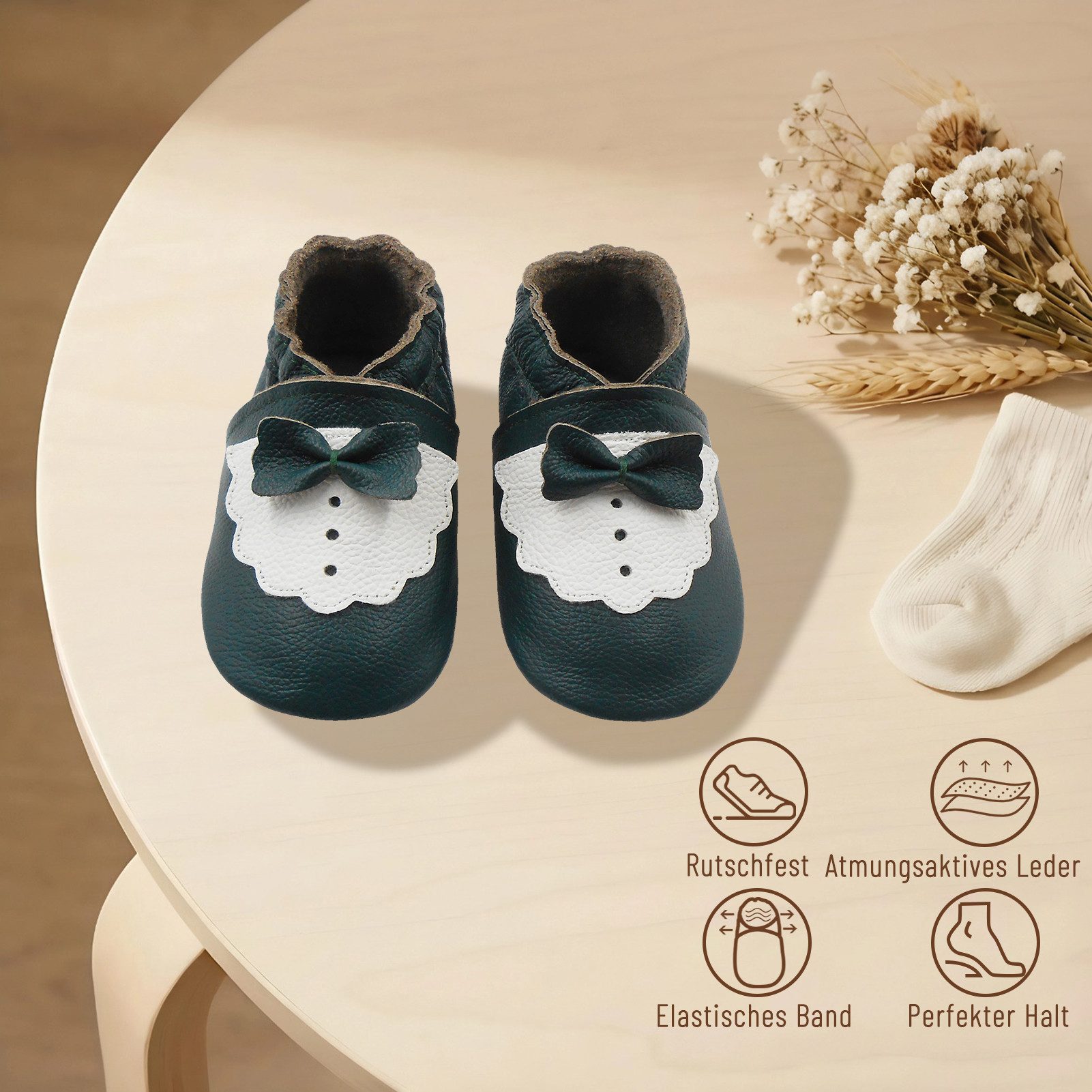 Basrakids Basrakids Lederpuschen Baby mit Fliege Grün rutschfest Lauflernschuh Handgenäht, weiche, leichte, flexible, rutschfest