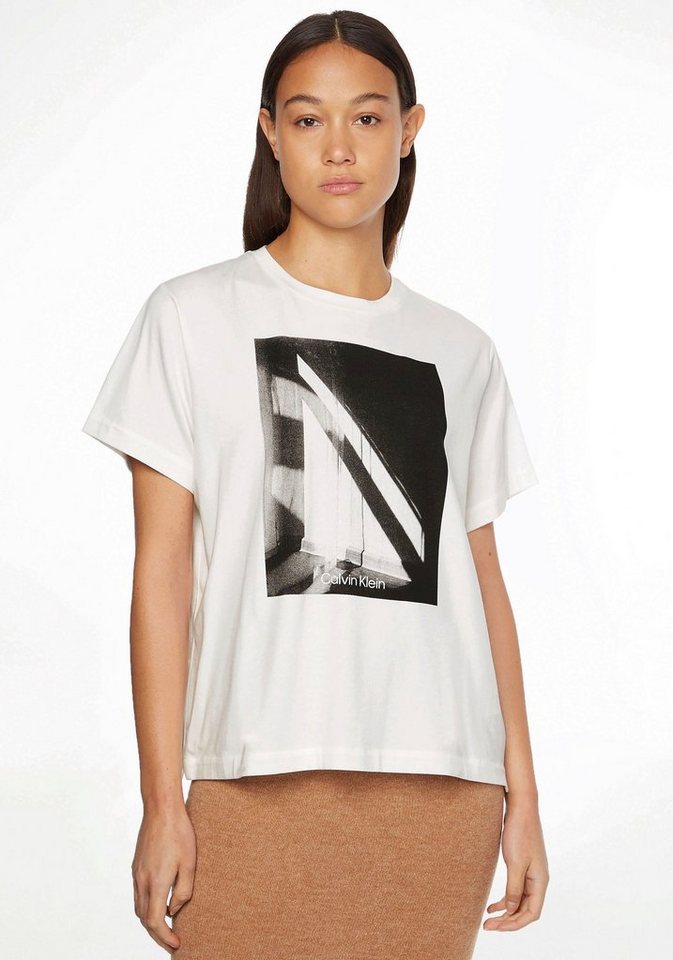 Calvin Klein T-Shirt SHADOW BOX PRINT T-SHIRT mit kontraststarkem Frontprint