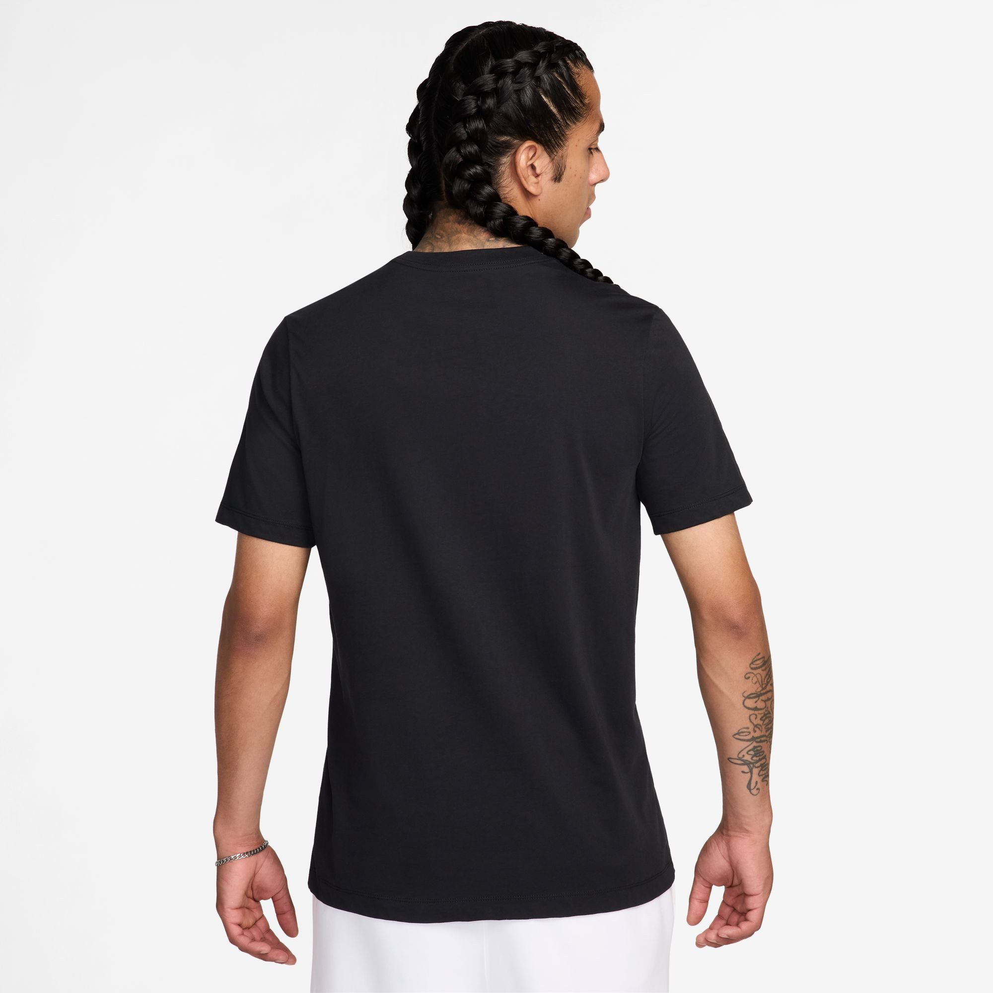 Nike T-Shirt U NSW TEE STD CELEBRATE BRAND für Erwachsene, sportlicher Stil, für Freizeit und Aktivitäten