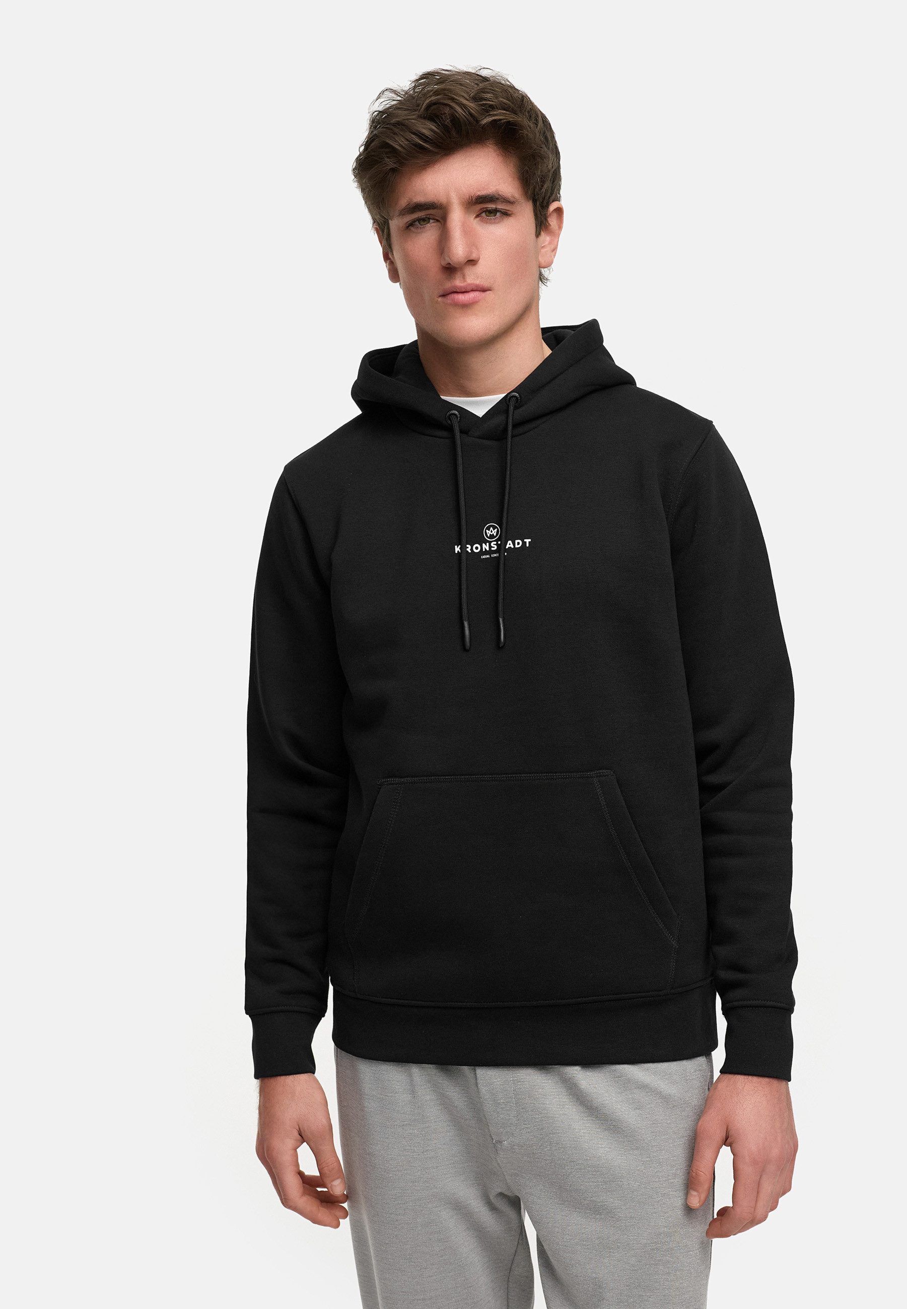 Kronstadt Kapuzenpullover KSLars Printhoodie Hoodie mit dezentem Logoprint auf der Brust