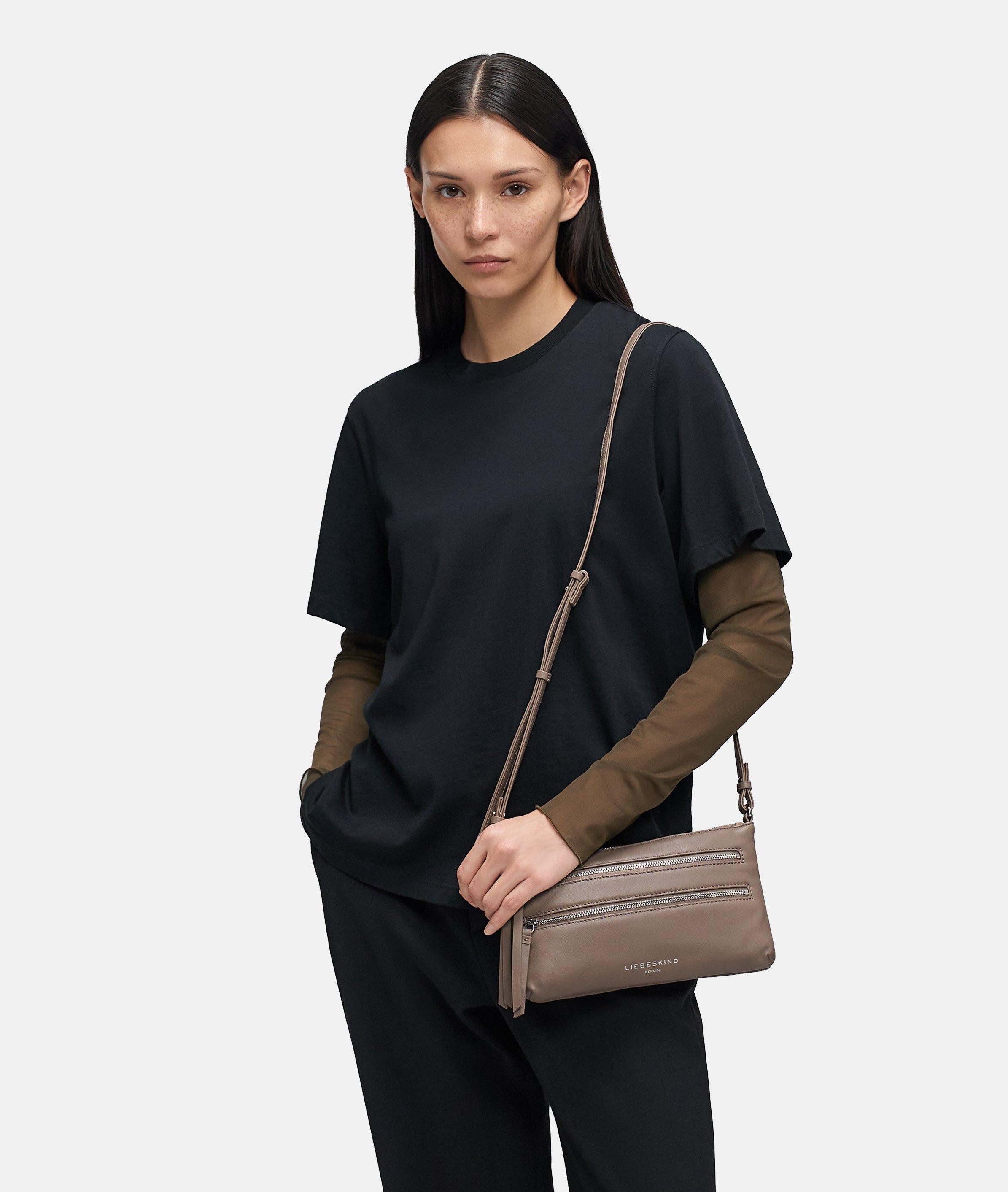 Liebeskind Berlin Schultertasche Crossbody, Handliche Umhängetasche aus weichem Schafsleder