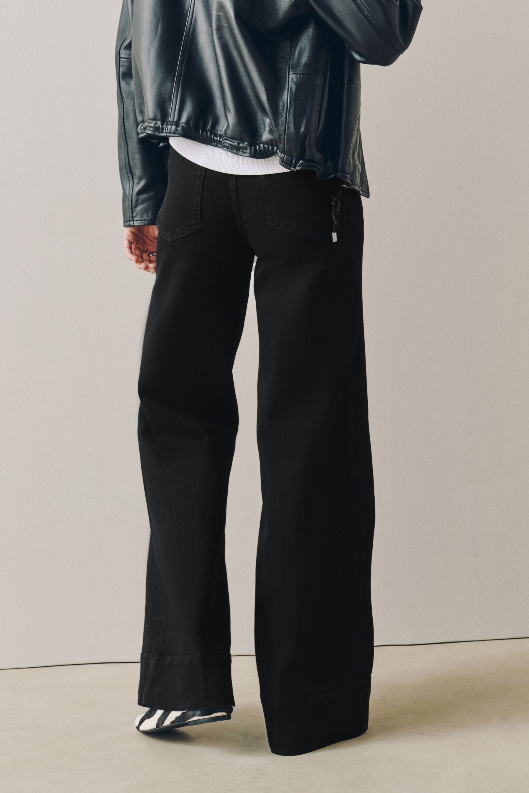 Next Weite Jeans Hochbund-Jeans mit weitem Bein + Stretch, 2er-Pack (2-tlg)