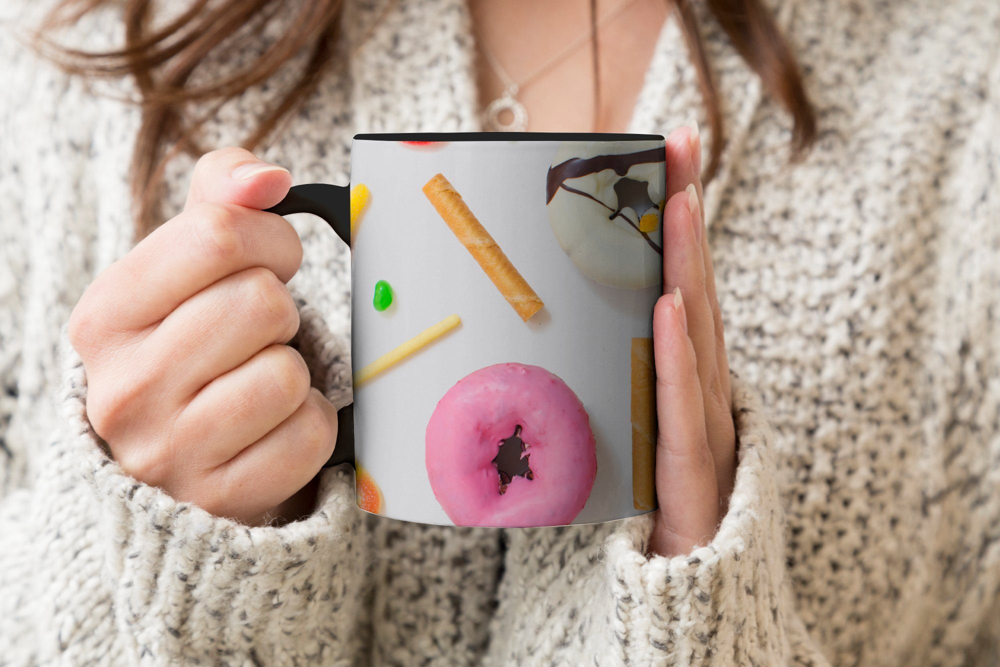 MuchoWow Tasse Teetasse, Donuts, Farbwechsel, Keramik, Kaffeetassen, Zaubertasse, und Geschenk Süßigkeiten Kekse