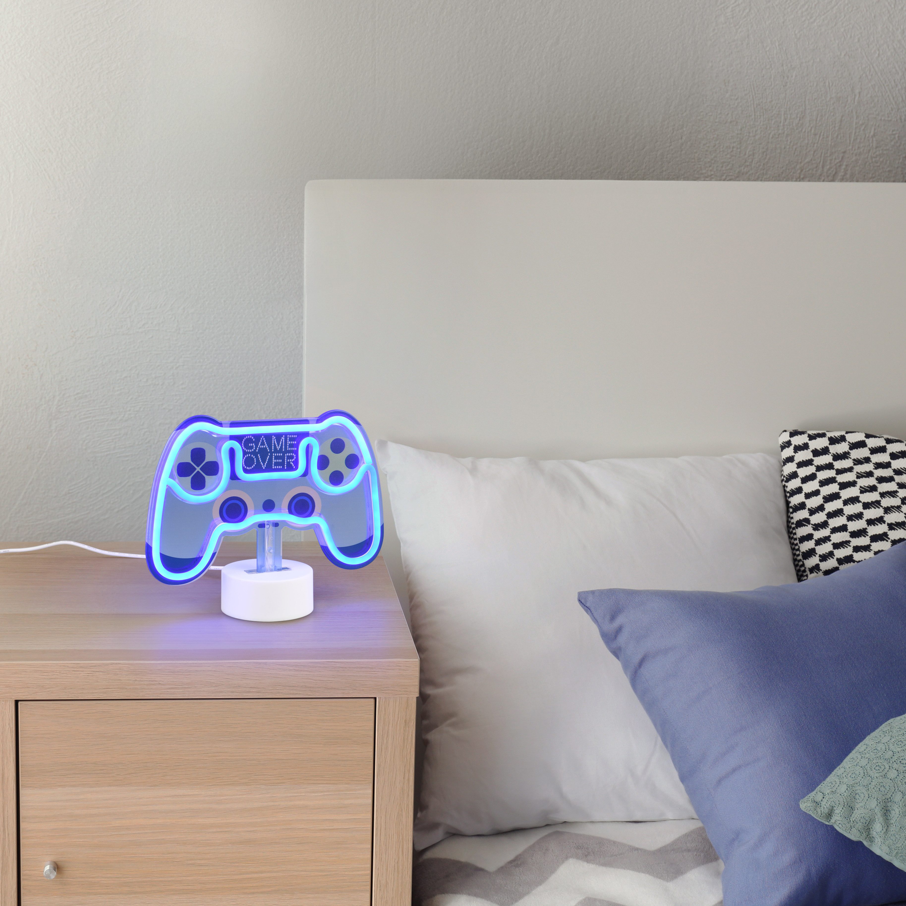 Reality Leuchten LED Tischleuchte CONTROL, blaue LED Leuchte in Form eines Game Controllers, Ein-/Ausschalter, USB-Ladefunktion, LED fest integriert, blau, RGB, 1,2W LED, Batteriebetrieb oder per USB-Kabel, Schalter ON/OFF Ø 8,5cm