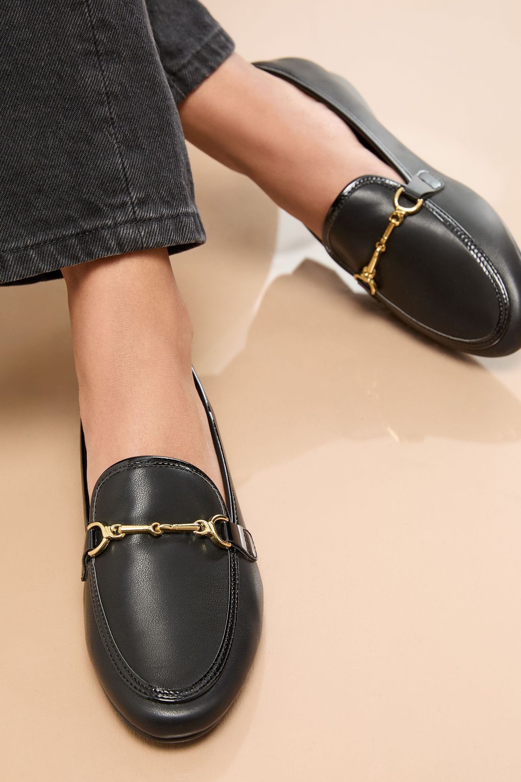 LIPSY Lipsy Loafer aus Kunstleder mit Trensendetail Loafer (1-tlg) günstig online kaufen