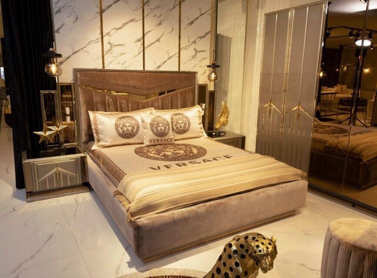 Möbel Luxus Betten Schlafzimmer Ehe Bett Design JVmoebel Polster Doppelbett Bett