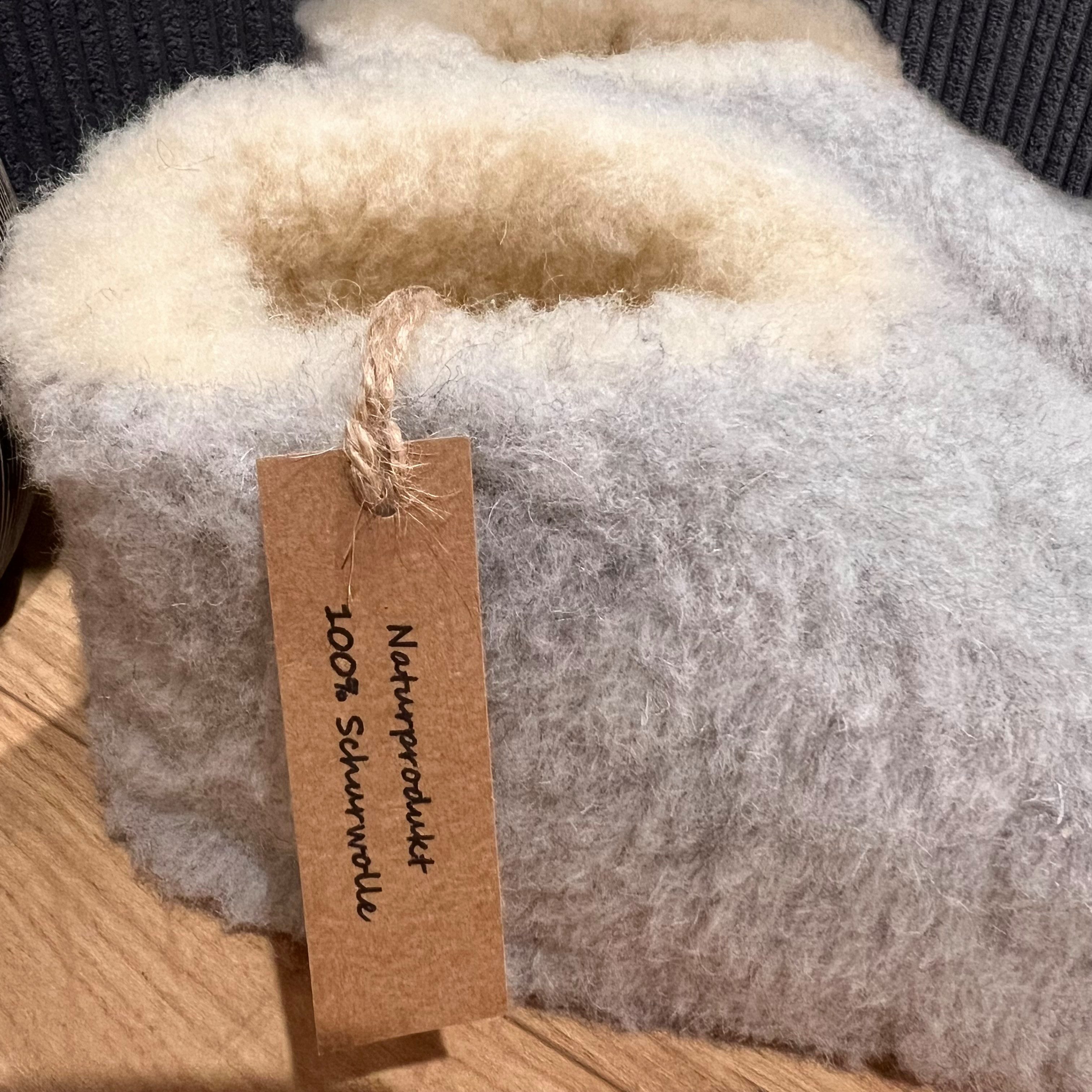 em-ka Hüttenschuhe Schurwolle Lammwolle Winter Warme Wollsocke Hausschuhe Hausschuh Füßwarmer für Damen und Herren Naturprodukt aus Schafwolle