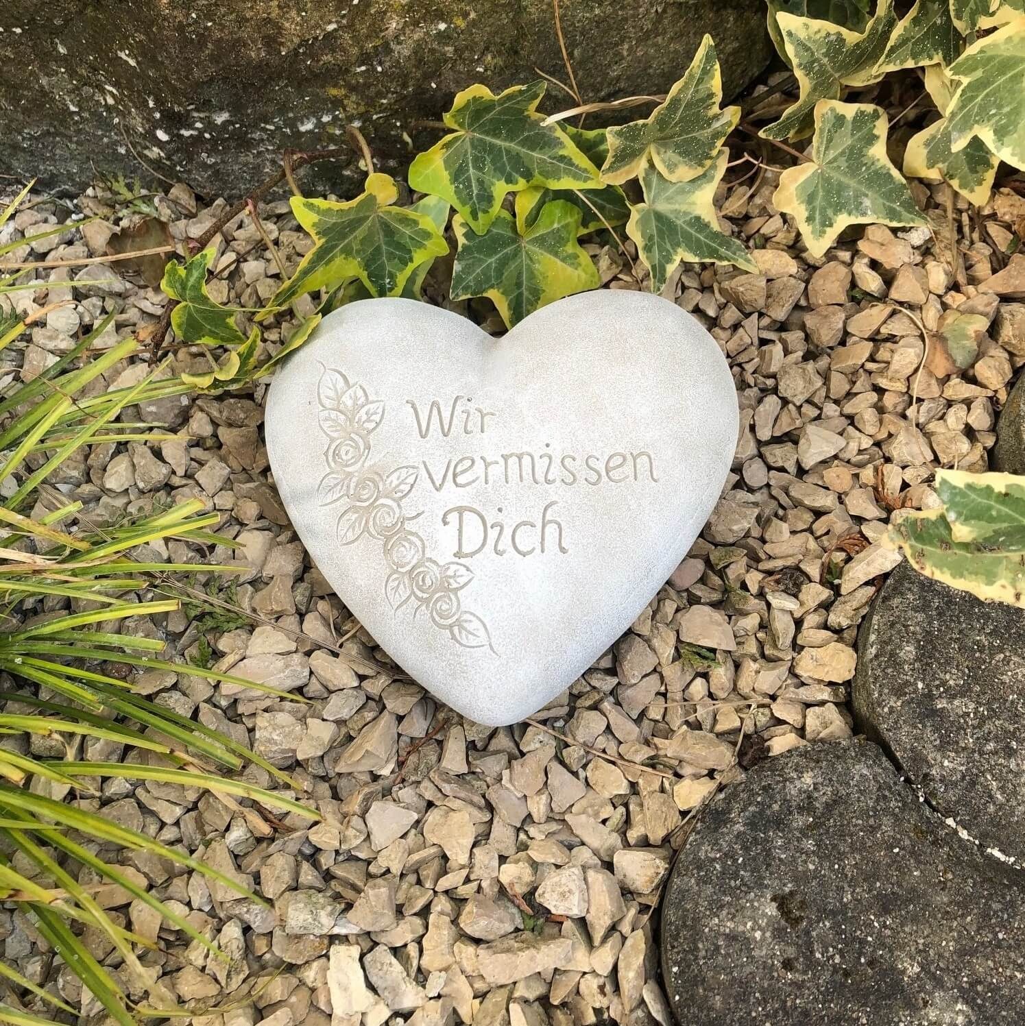 Radami Gartenfigur XXL Grabherz Spruch- Wir vermissen dich - ca.1300g günstig online kaufen