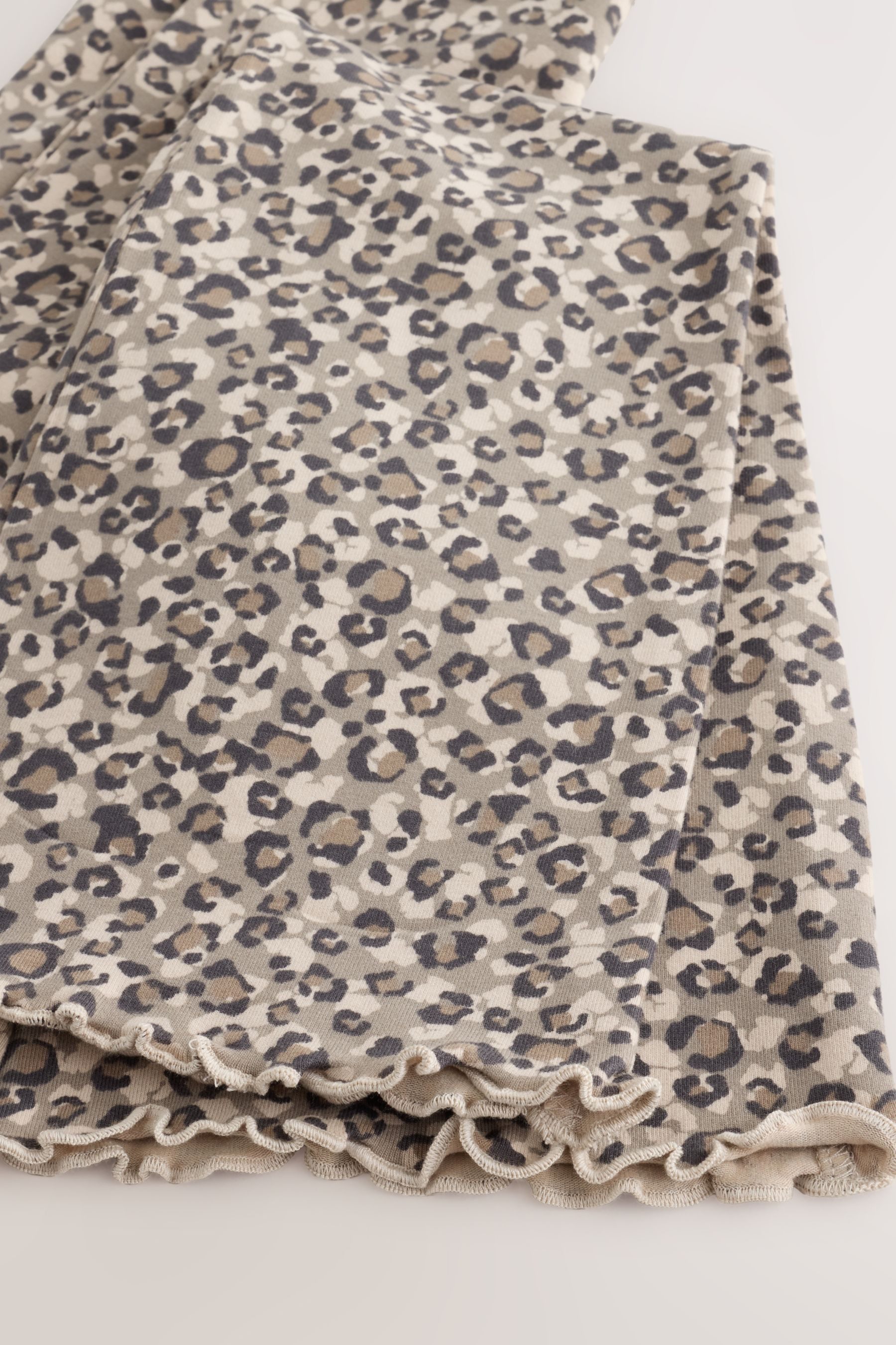 Next Top & Leggings Sweatshirt und ausgestellte Leggings im Set (2-tlg) – Bild 5 von 5