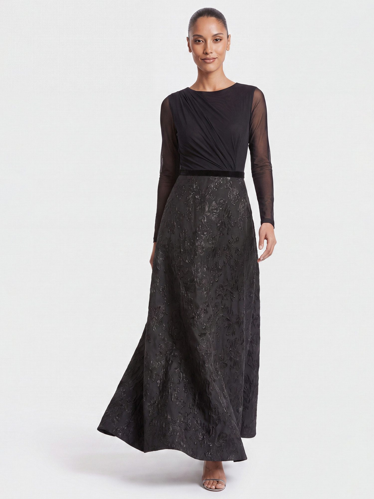 Apart Abendkleid aus Mesh und Jacquard