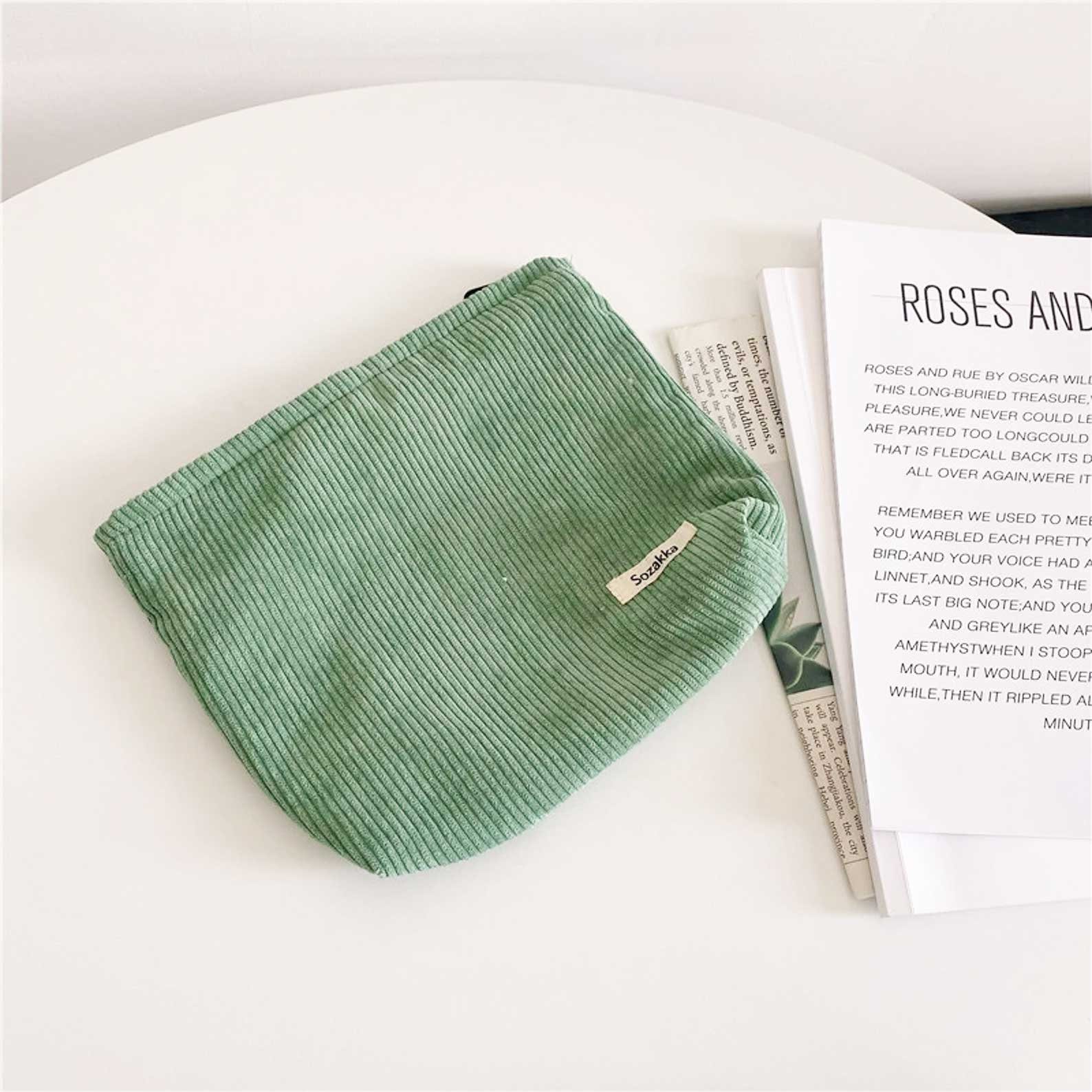 Malantis Kosmetiktasche Malantis Kosmetiktasche aus Cord – Etui & Reise-Organizer (Kulturbeutel aus umweltbewussten Kord Material, 1-tlg., Kosmetiktasche, Stifte Etui, Federmäppchen), Reisekosmetiktasche zum Aufbewahren von Make-up, Parfüm, Brille etc.