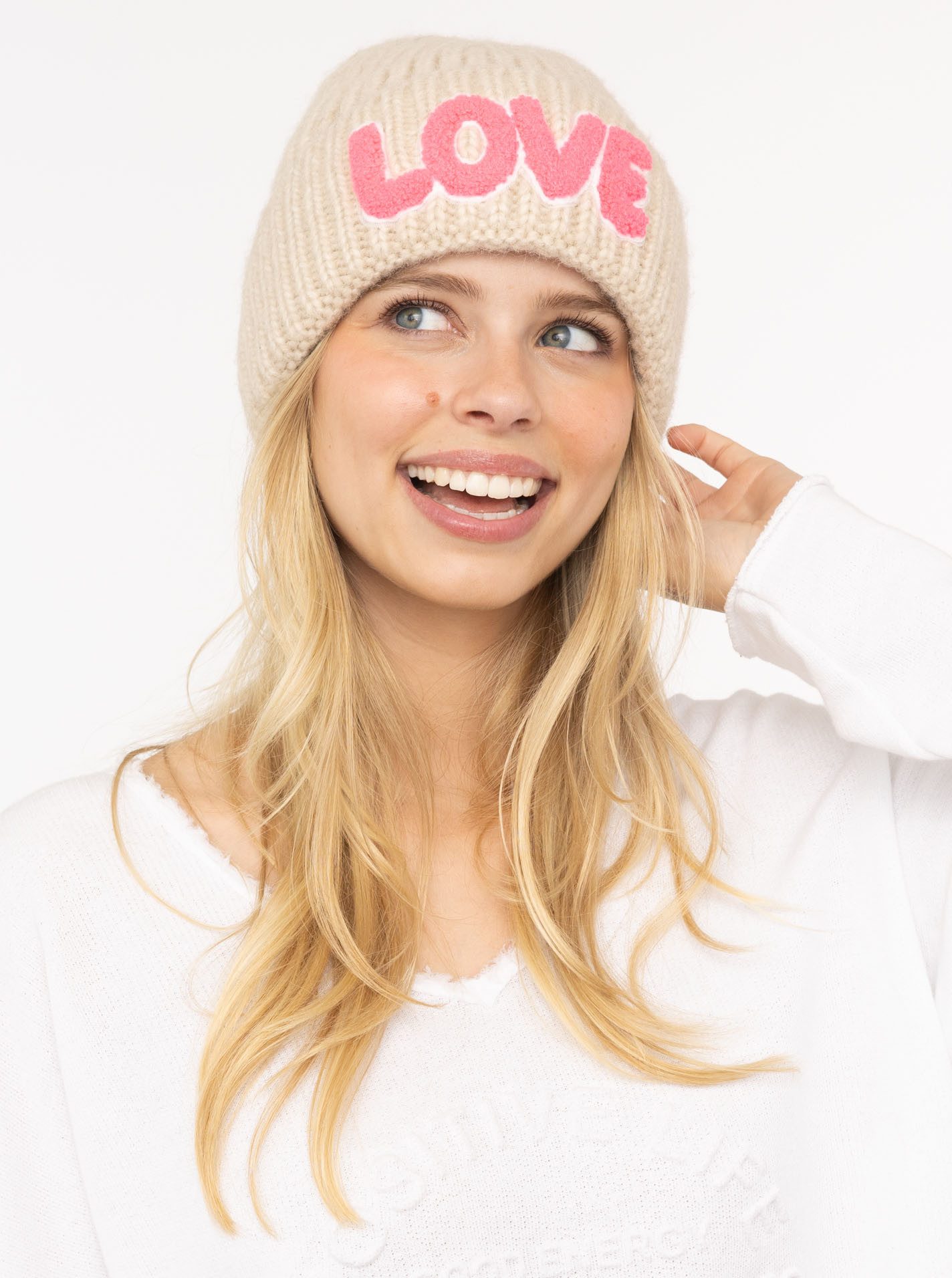 Zwillingsherz Beanie "Love Label" mit LOVE-Schriftzug und Wollanteil
