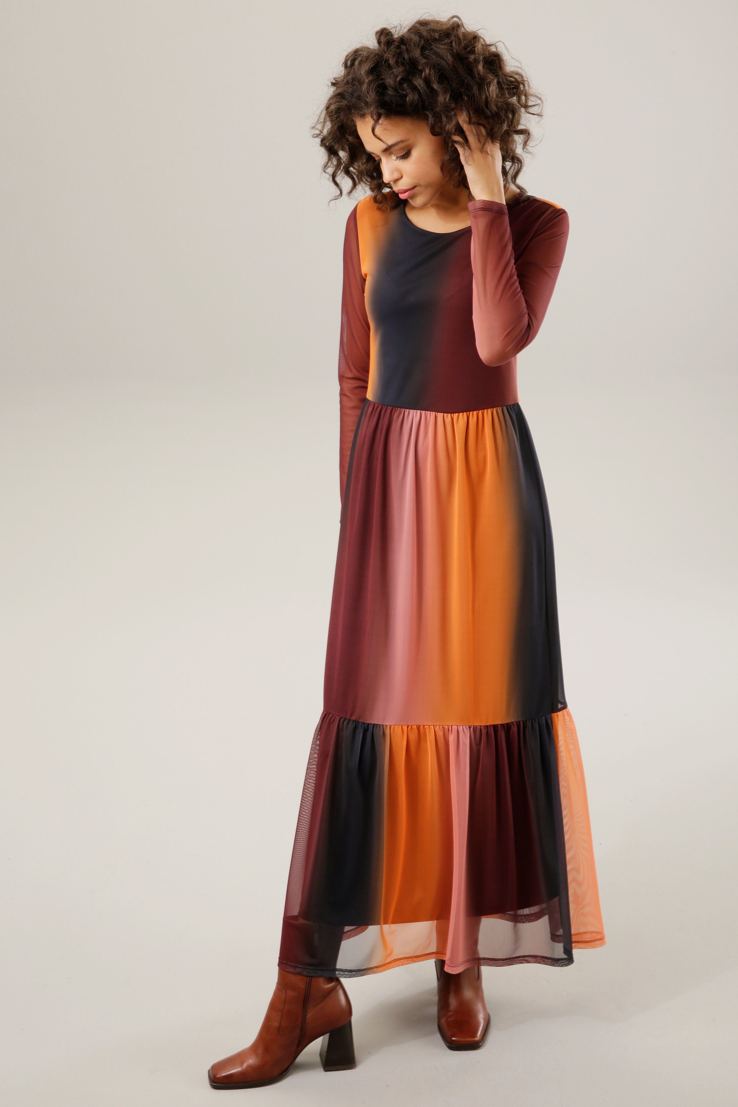 Aniston trendigen Gewürzfarben CASUAL Farbverlauf Maxikleid im in