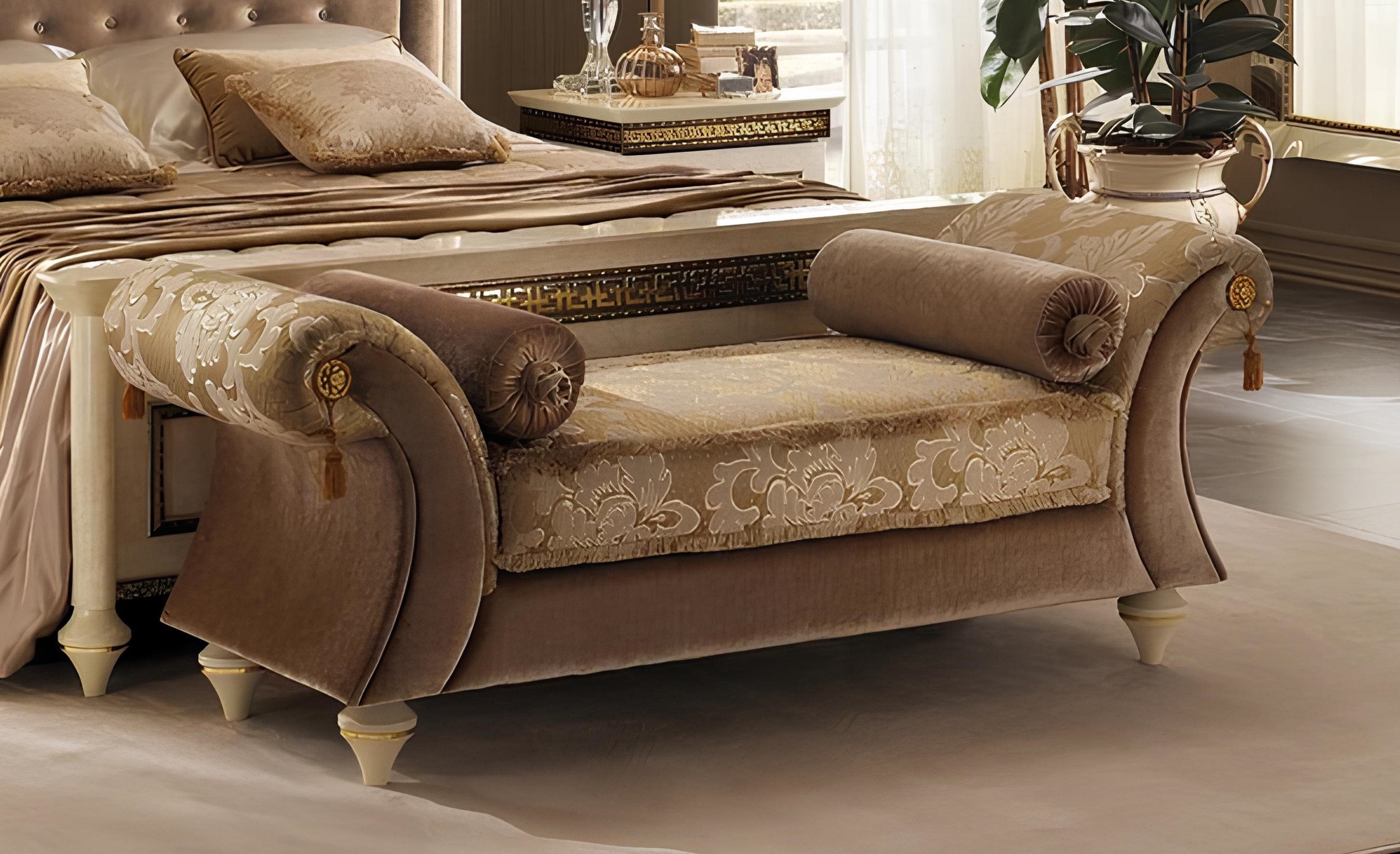 Xlmoebel Polsterbank Barocke Chaiselongue in Textil mit opulenter Eleganz und Komfort (Chaiselonge), Hergestellt in Europa
