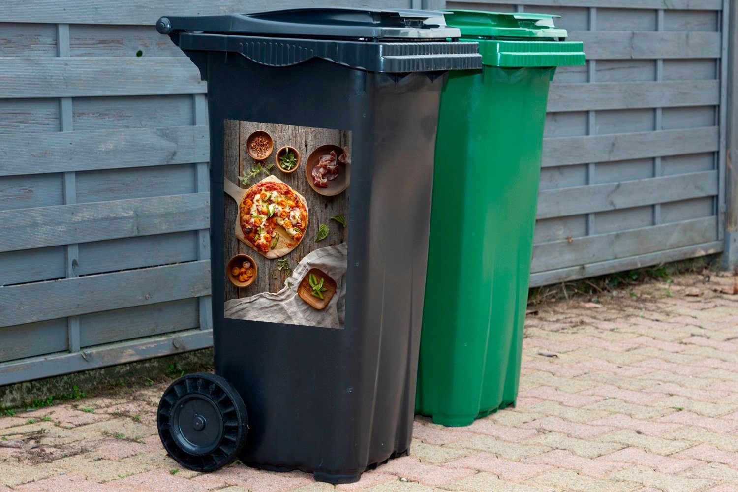 Mülltonne, Pizza Hausgemachte Abfalbehälter St), (1 Sticker, mit MuchoWow fehlendem Mülleimer-aufkleber, Container, Wandsticker Pizzapunkt