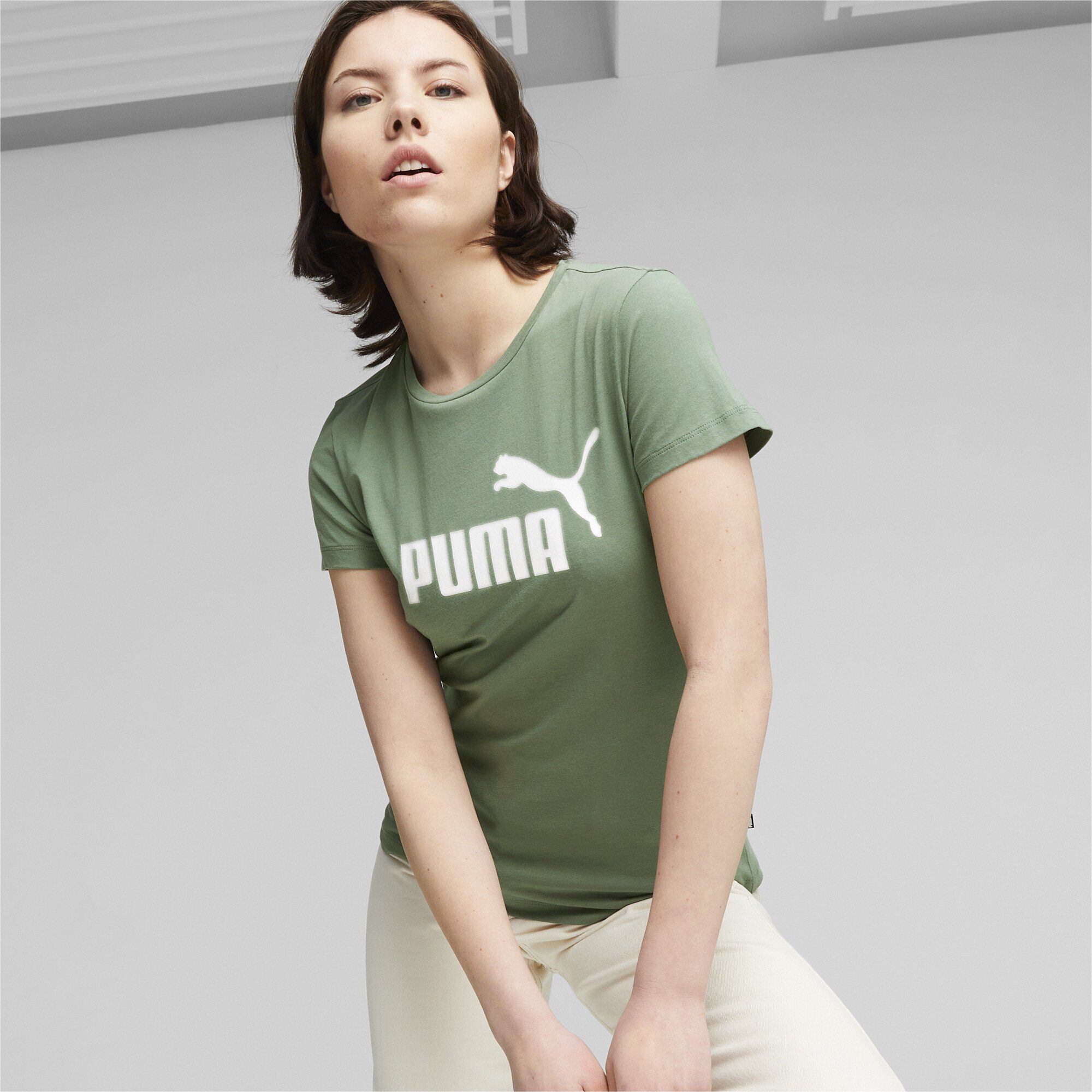 PUMA T-Shirt Eucalyptus T-Shirt Green Damen Essentials+ Metallic Logo