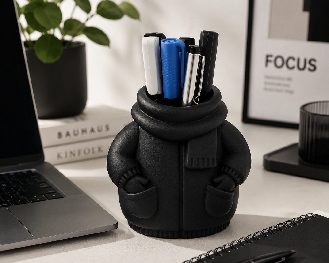 Alpha Electronics Organizer Stiftehalter im Winterjacken-Design Moderner Desk Organizer (Spar-Set, 1 St., für Schreibtisch & Büro), Dekoratives Home Office Accessoire