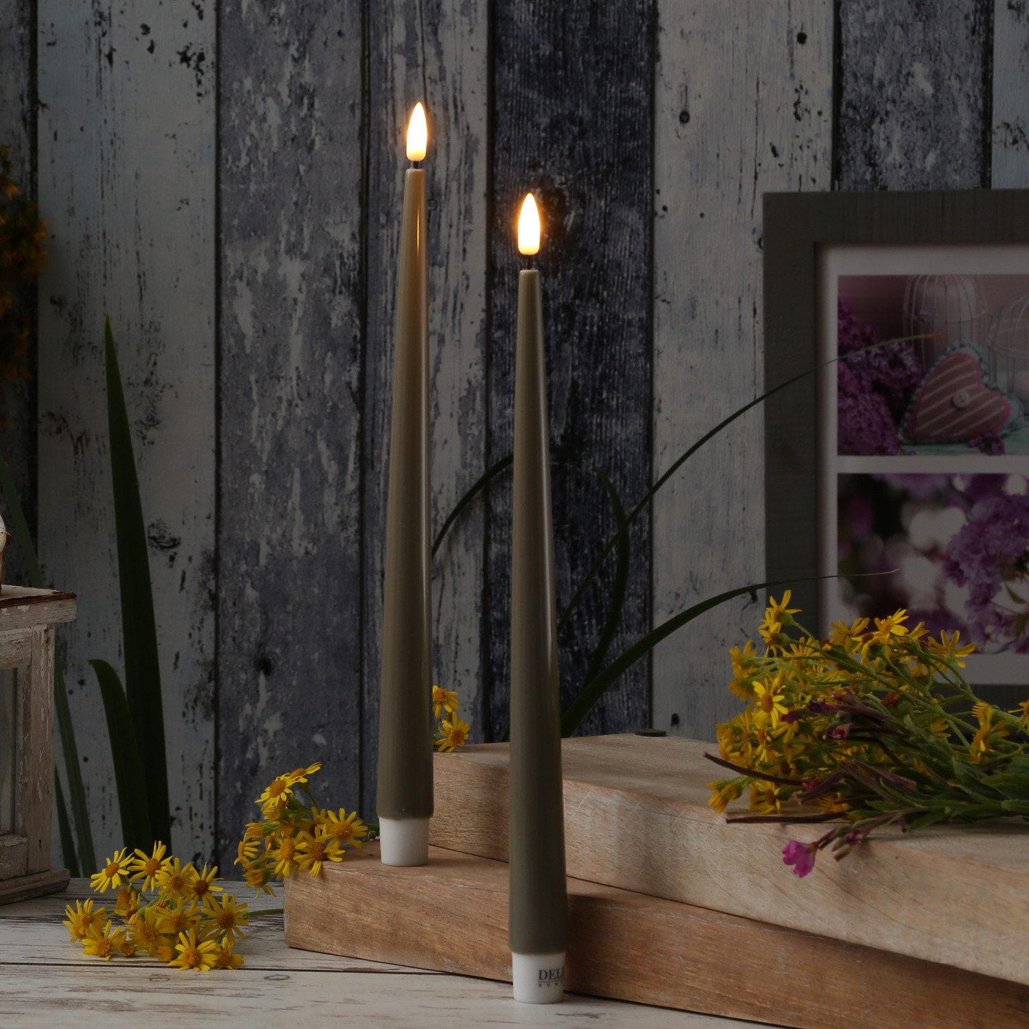 Deluxe Homeart LED-Kerze LED Stabkerzen ELLA Deluxe Lack Tafelkerze flackernd H: 28cm taupe 2St, LED Classic, warmweiß (2100K bis 3000K)