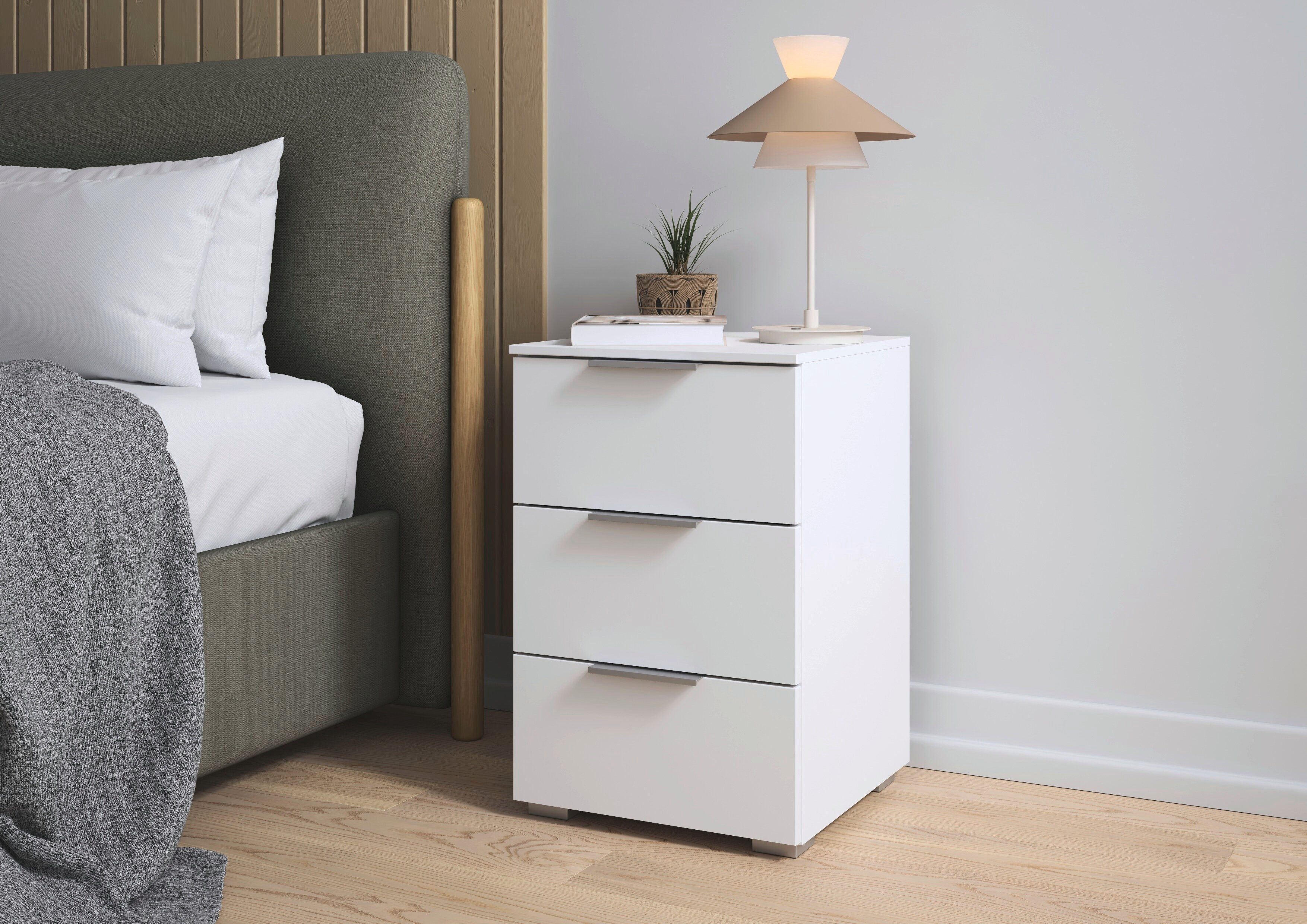 OTTO home Nachtkommode Nachttisch Nachtschrank Schubladen Sideboard Schubladenkommode ASTANA (Breite 40 cm / Höhe 61 cm), mit 3 geräumigen Schubladen, Kantengriff in Alufarben MADE IN GERMANY