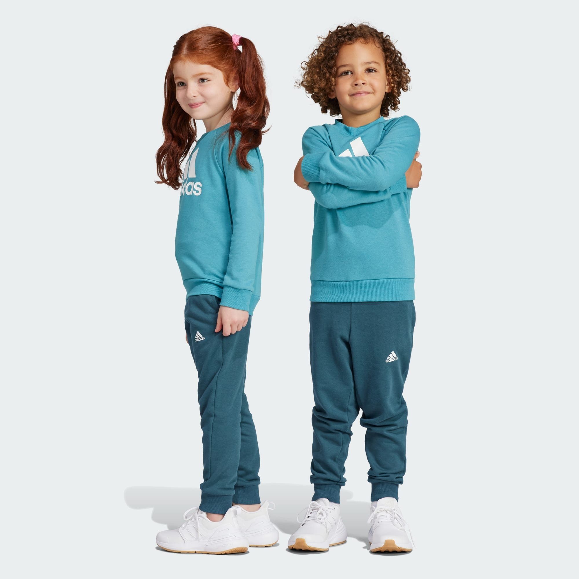 Trainingsanzug FRENCH LOGO adidas / Fusion Arctic ESSENTIALS JOGGINGANZUG Sportswear White TERRY