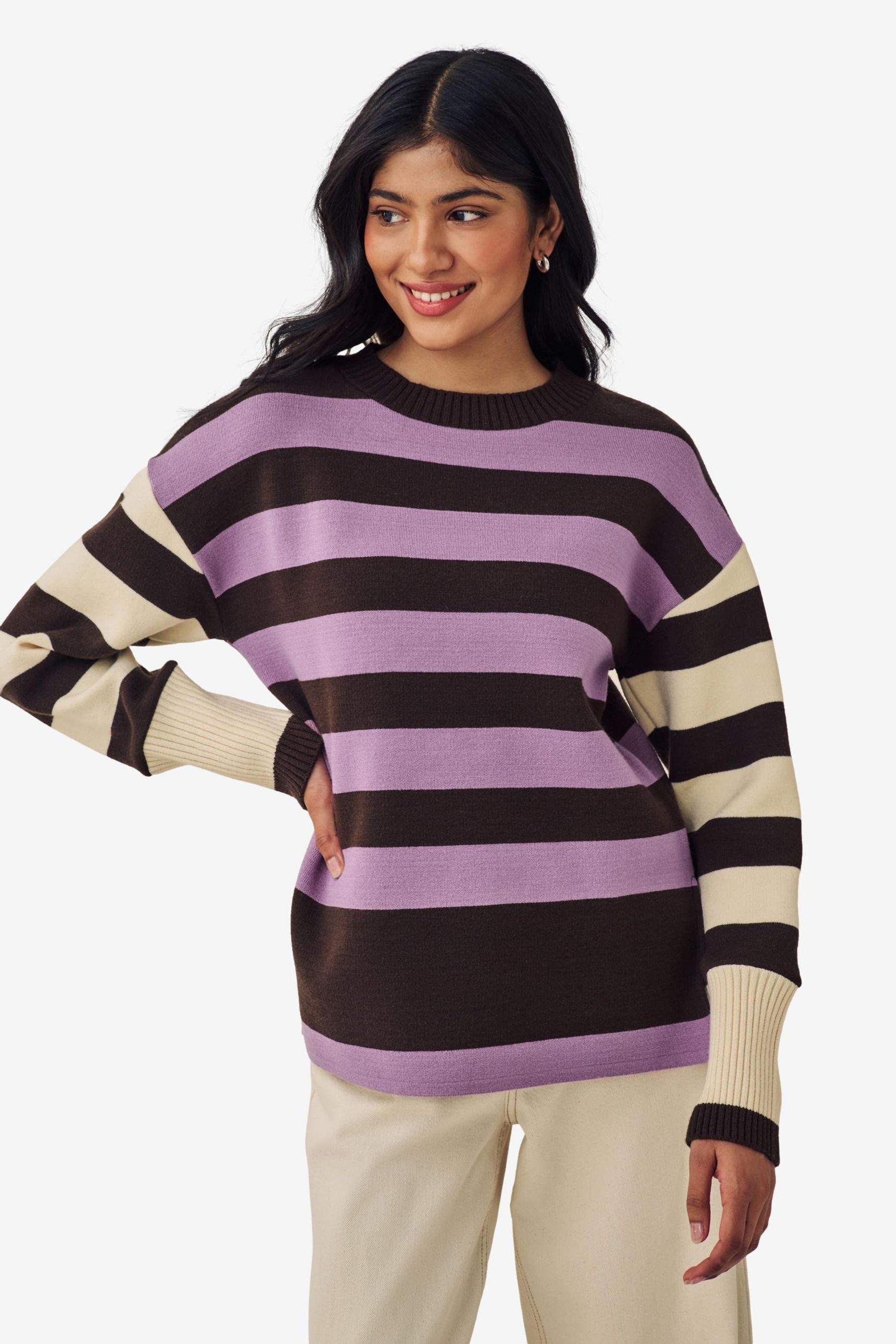 Rundhalspullover Pullover mit Rundhalsausschnitt und Seitenschlitz