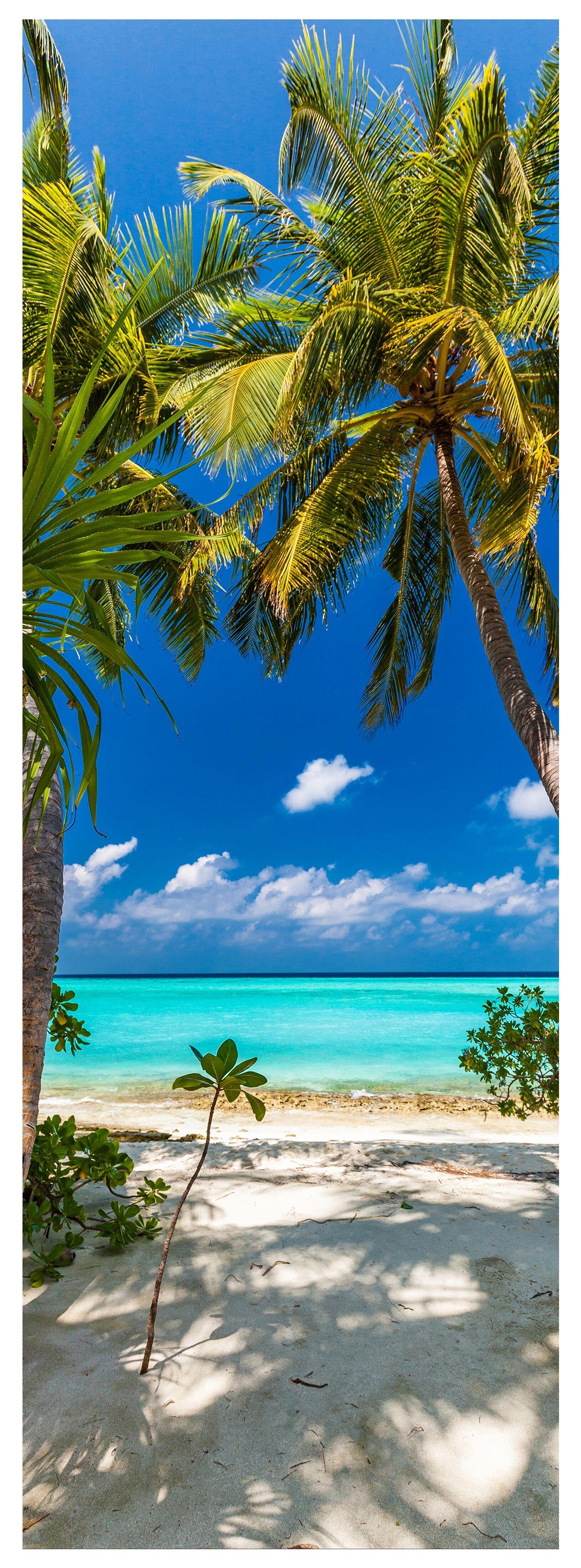 wandmotiv24 Türtapete Blick aufs Palmen, Dekorfolie Fototapete, Sand, Motivtapete, Meer, glatt, Wandtapete, Paradies, selbstklebende matt