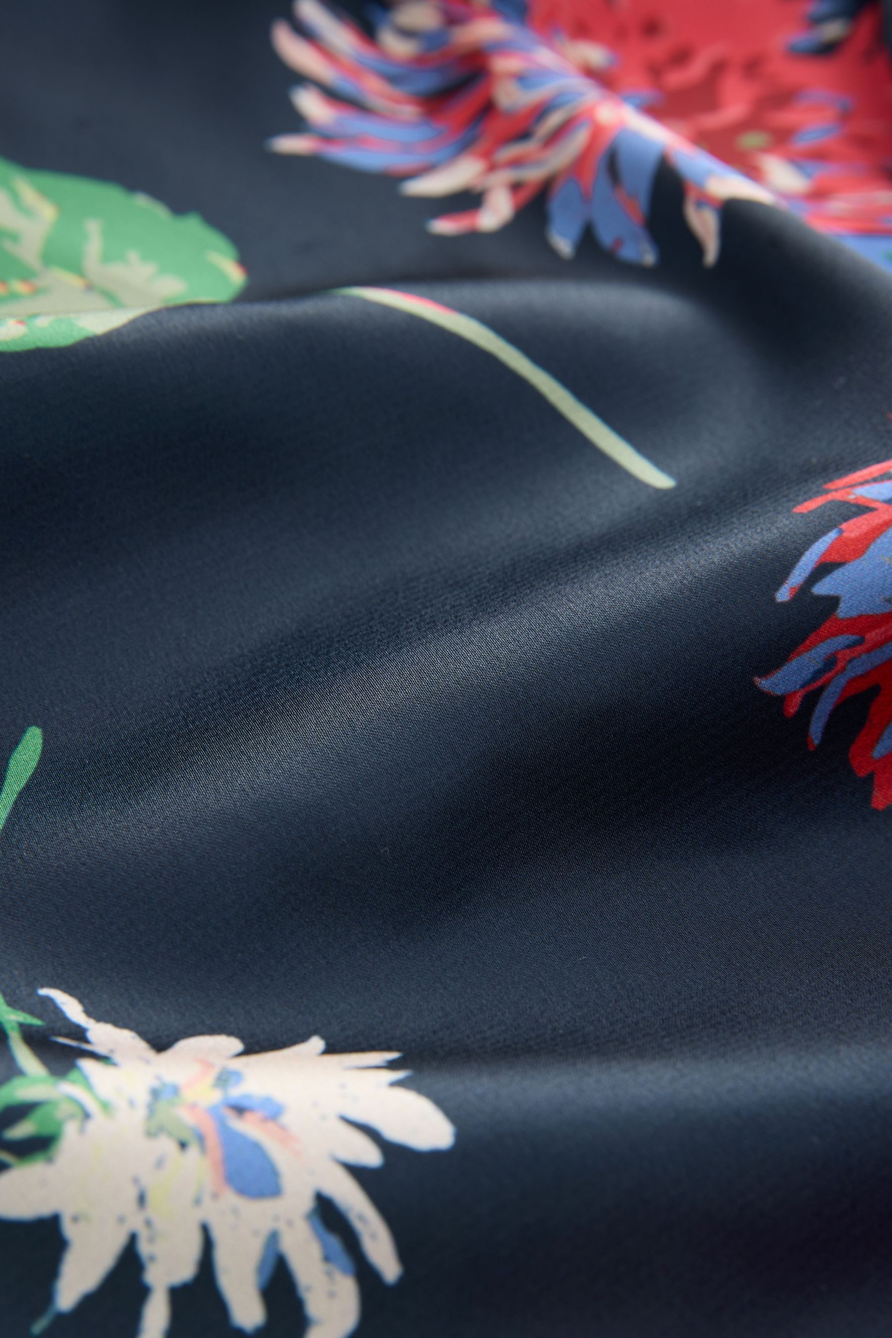 Next Kurzarmbluse Gerafftes Satin-Oberteil mit kurzen Ärmeln (1-tlg) günstig online kaufen