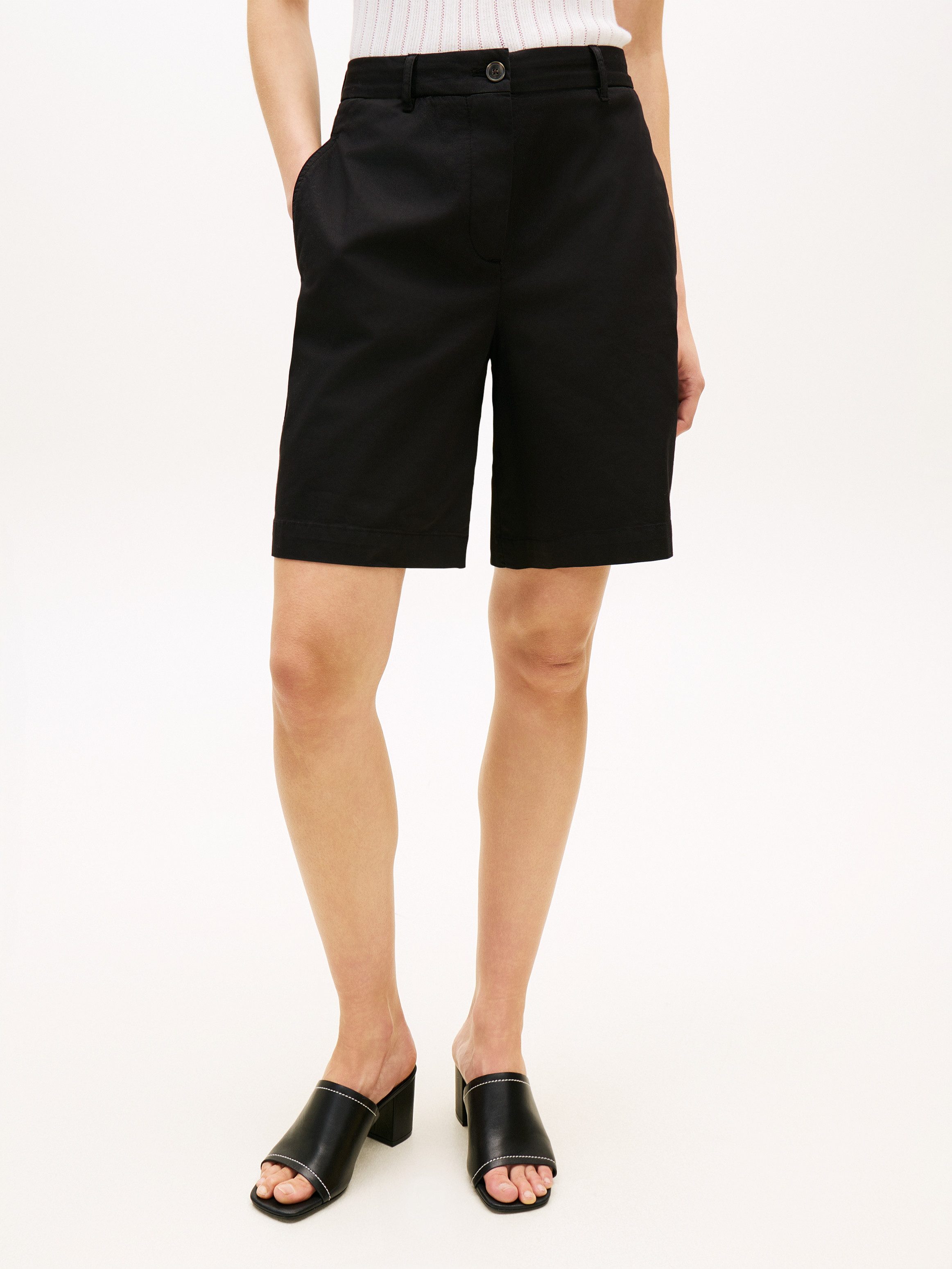 Tommy Hilfiger Chinoshorts CO GMD BLEND CHINO SHORT mit geknöpften Gesäßtaschen, Regular Fit