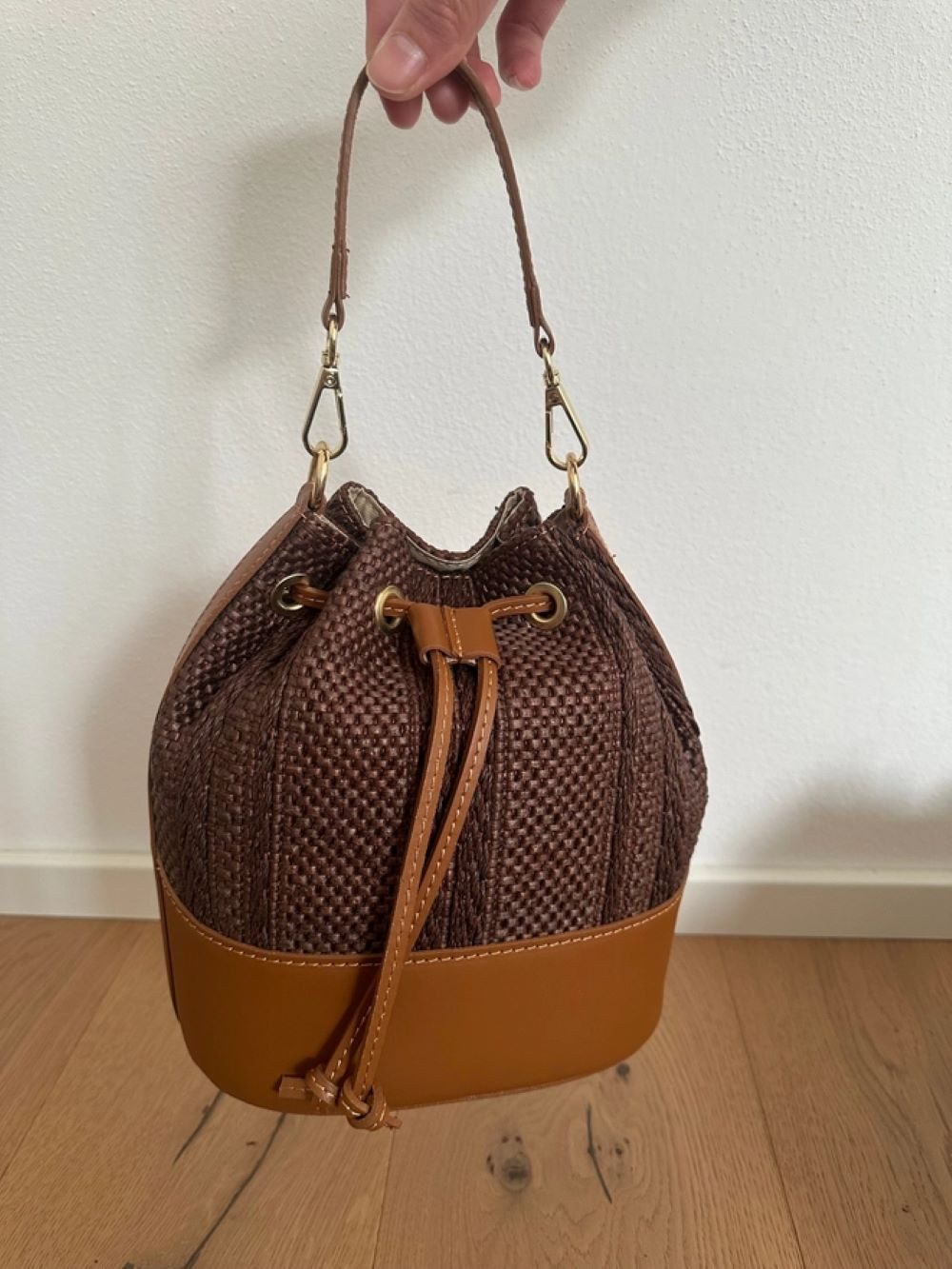 Handtasche Elegante Raffia Bucket-Bag aus Italien