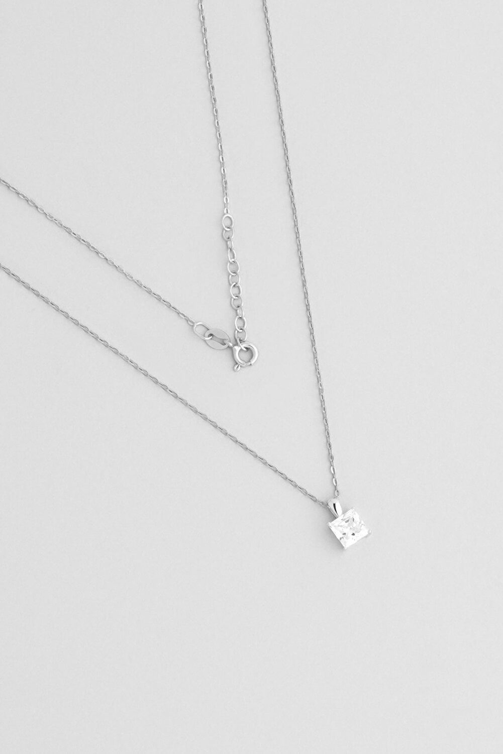 Kette mit Einhänger Prinzessschliff 18K Weißgold 45cm Minimal Halskette
