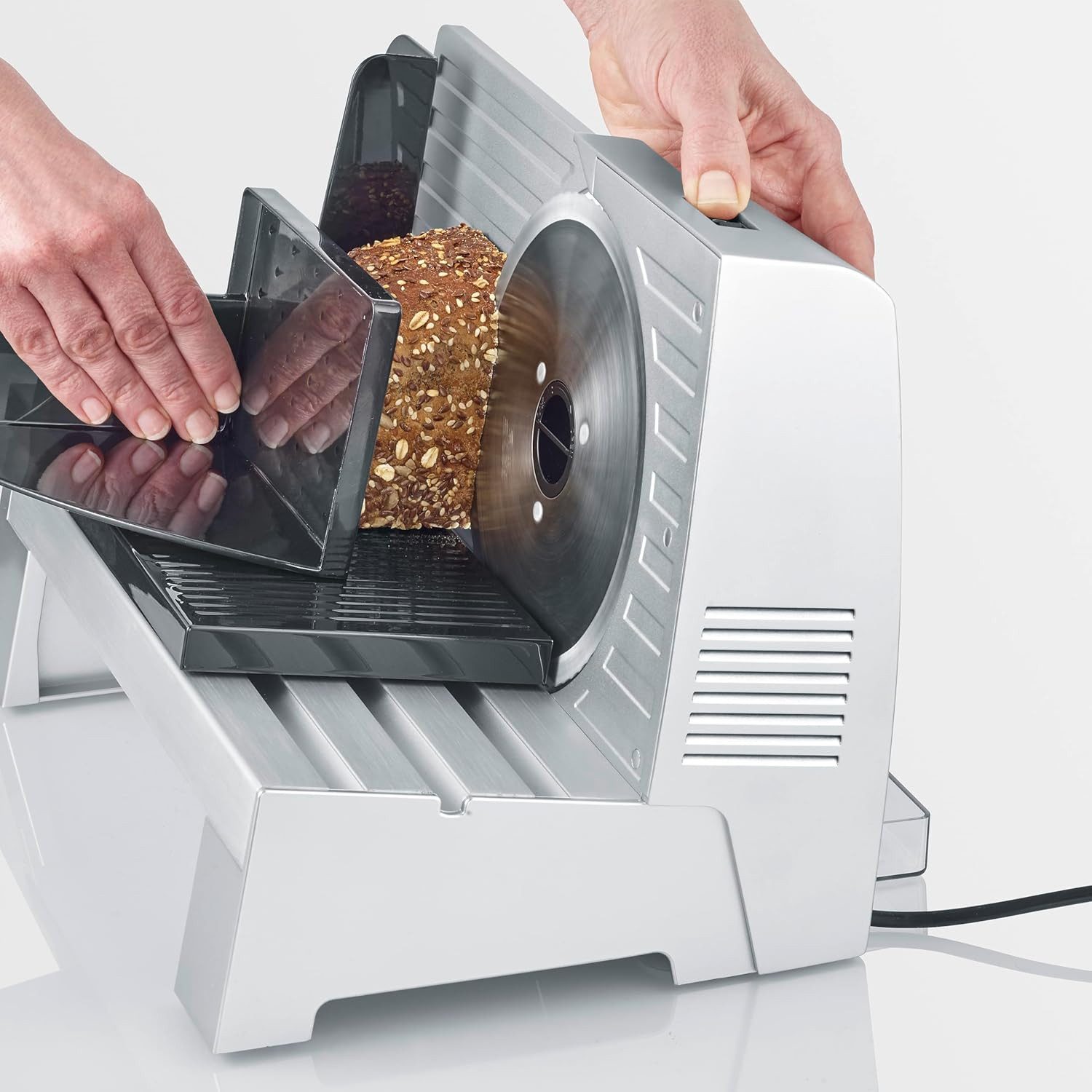 Severin Allesschneider AS 3917, 130 W, Fingerschutz, Brotschneidemaschine Schnittstärke stufenlos einstellen