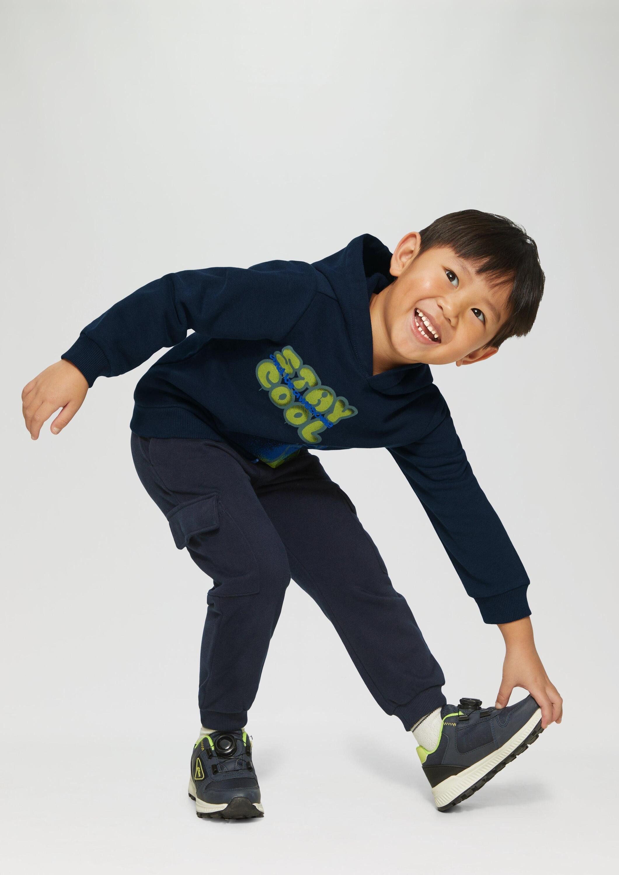 s.Oliver Sweatshirt Sweatshirt Wärmendes Kapuzen-Sweatshirt mit Frontprint – Bild 3 von 3