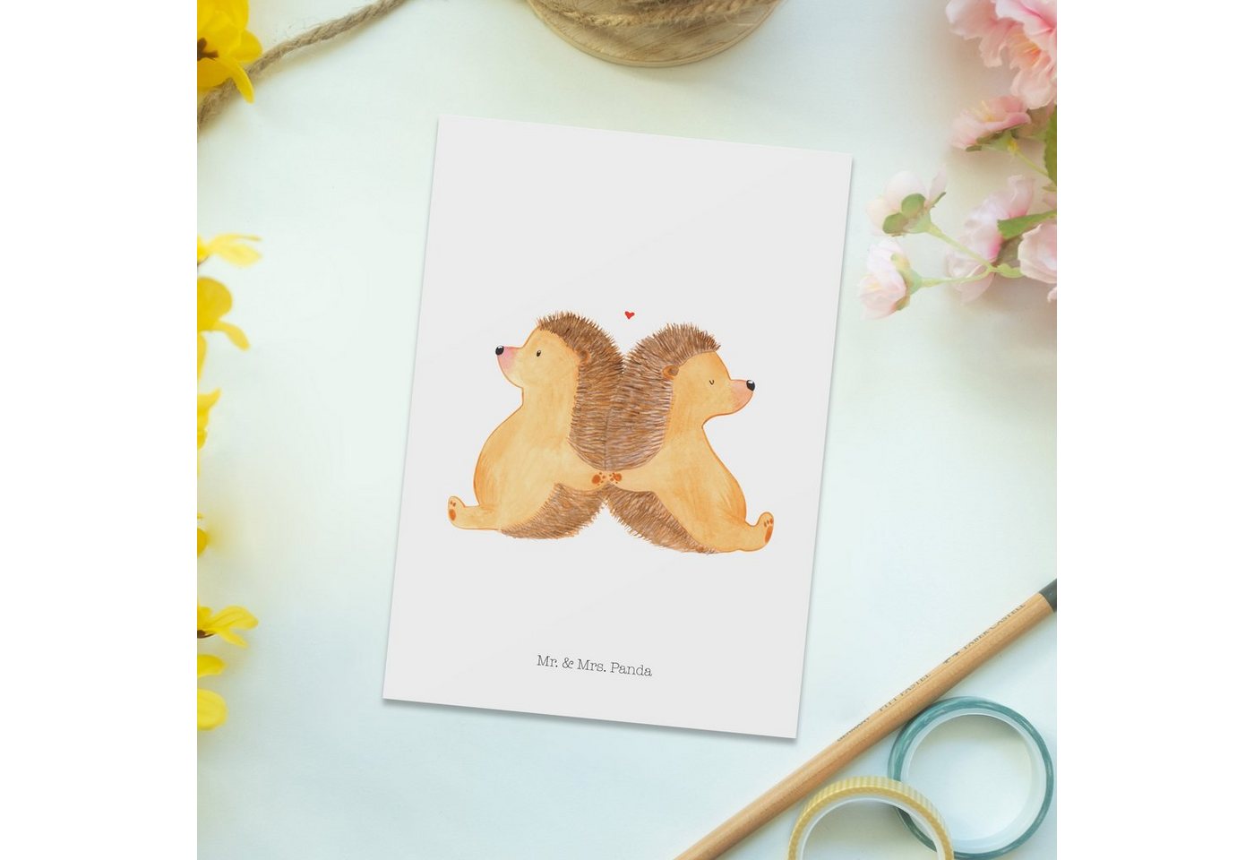 Thumbnail - Mr. & Mrs. Panda Postkarte Igel händchenhaltend - Weiß - Geschenk, Igelliebe, Lieblingsmensch, P, Charmantes Design