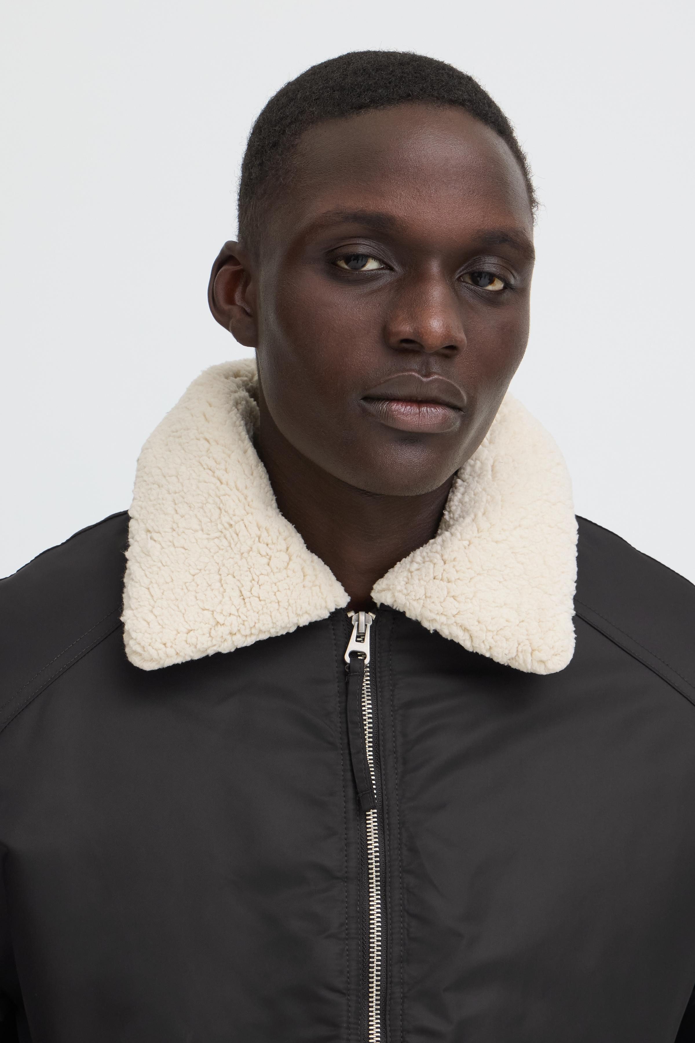 Blend Bomberjacke BHGATLIN BOMBER JKT Kunstfaser, loose fit