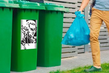 MuchoWow Wandsticker Illustration von Mozart und seiner Unterschrift in schwarz-weiß (1 St), Mülleimer-aufkleber, Mülltonne, Sticker, Container, Abfalbehälter