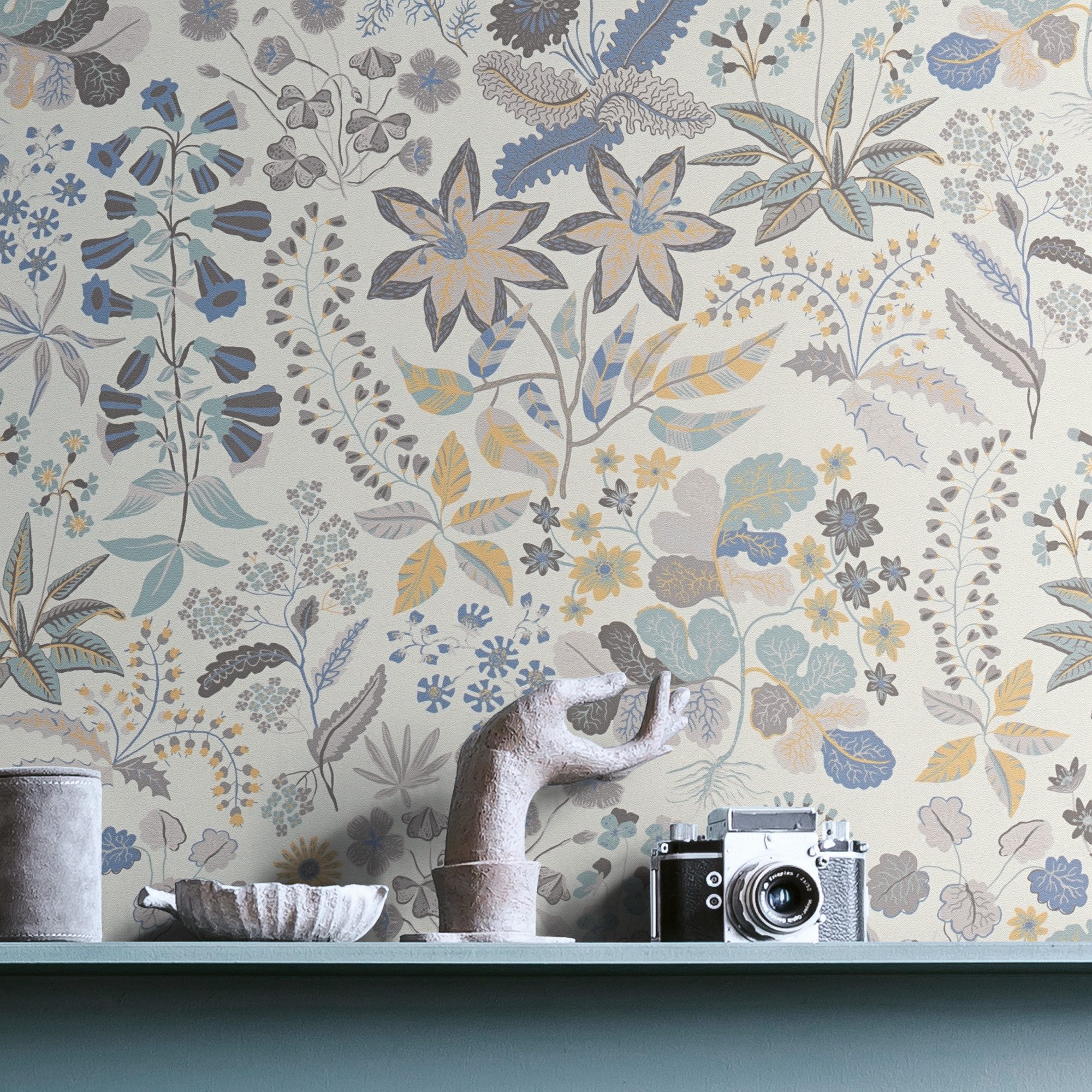 living walls Vliestapete LIMITED – Bunte Blumenwiese, leicht strukturiert, floral, mehrfarbig, botanisch, (1 St), Vielfältige Wildblumen und Blätter in lebendiger Illustration