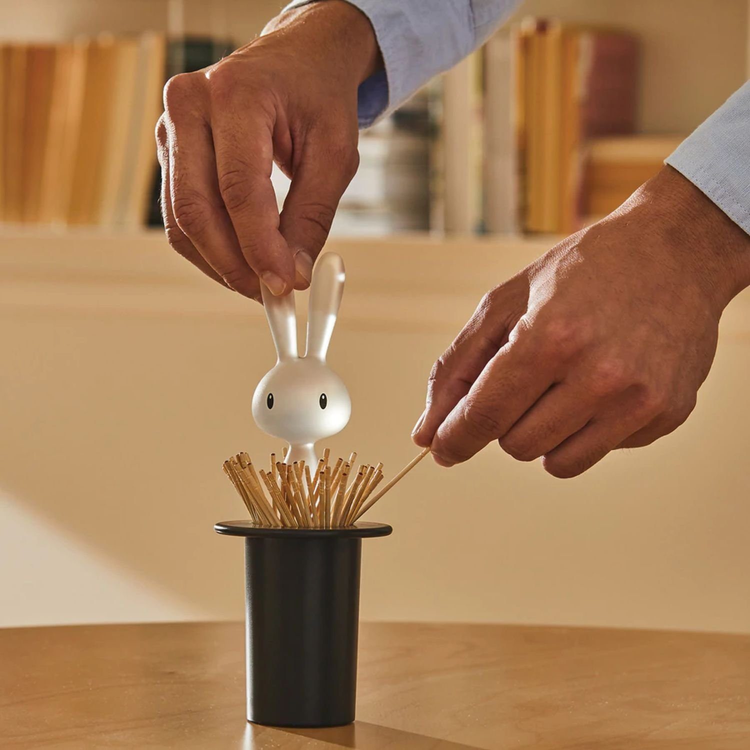 Alessi Zahnstocherspender Magic Bunny Schwarz