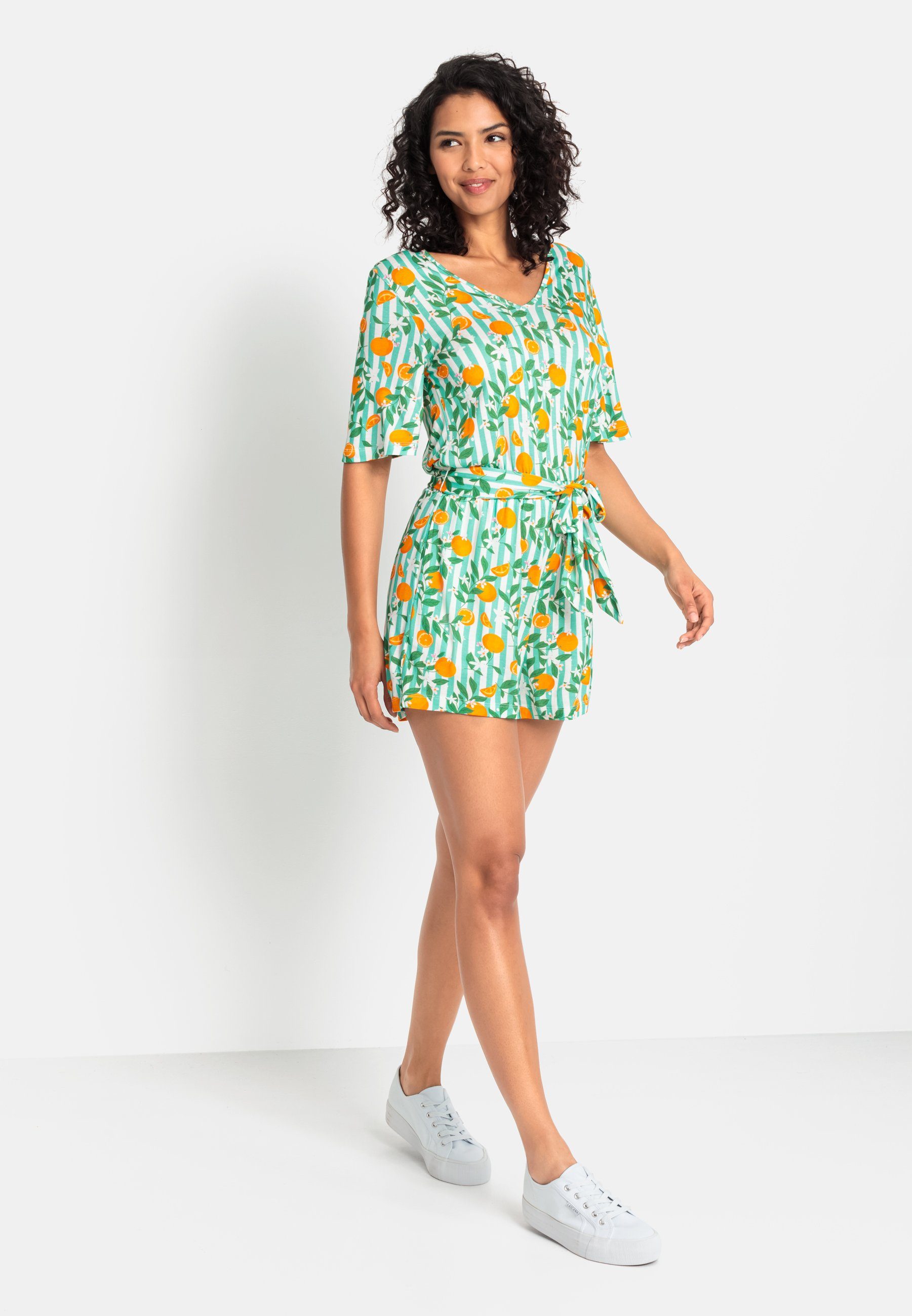 Buffalo Kurzoverall (mit Bindegürtel) mit Alloverdruck, sommerlicher Jumpsuit, Strandmode