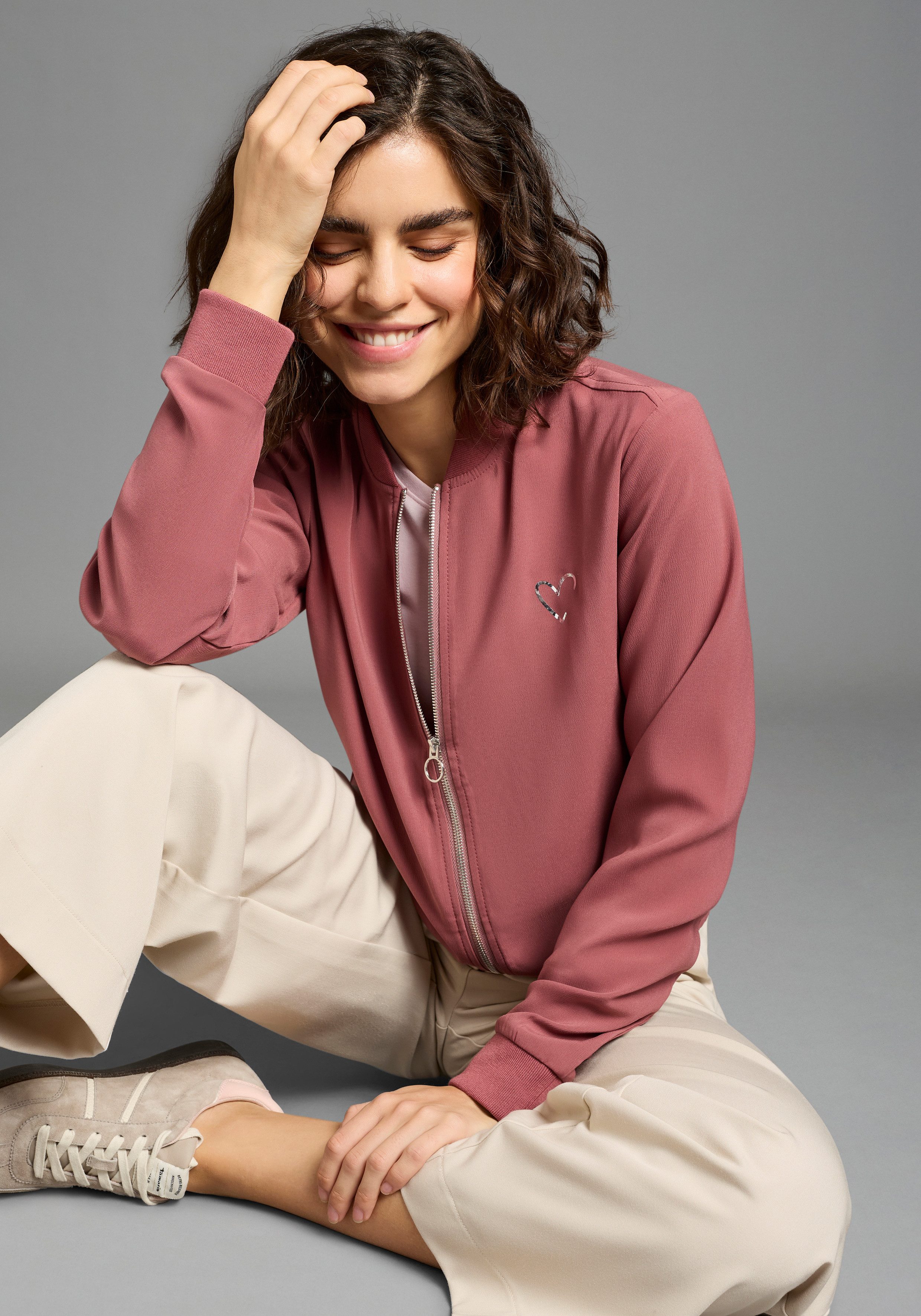 Laura Scott Blouson mit Herz Druck-Applikationen, leichte Übergangsjacken. € 59,99, (€ 59,99 pro 1 Stk).