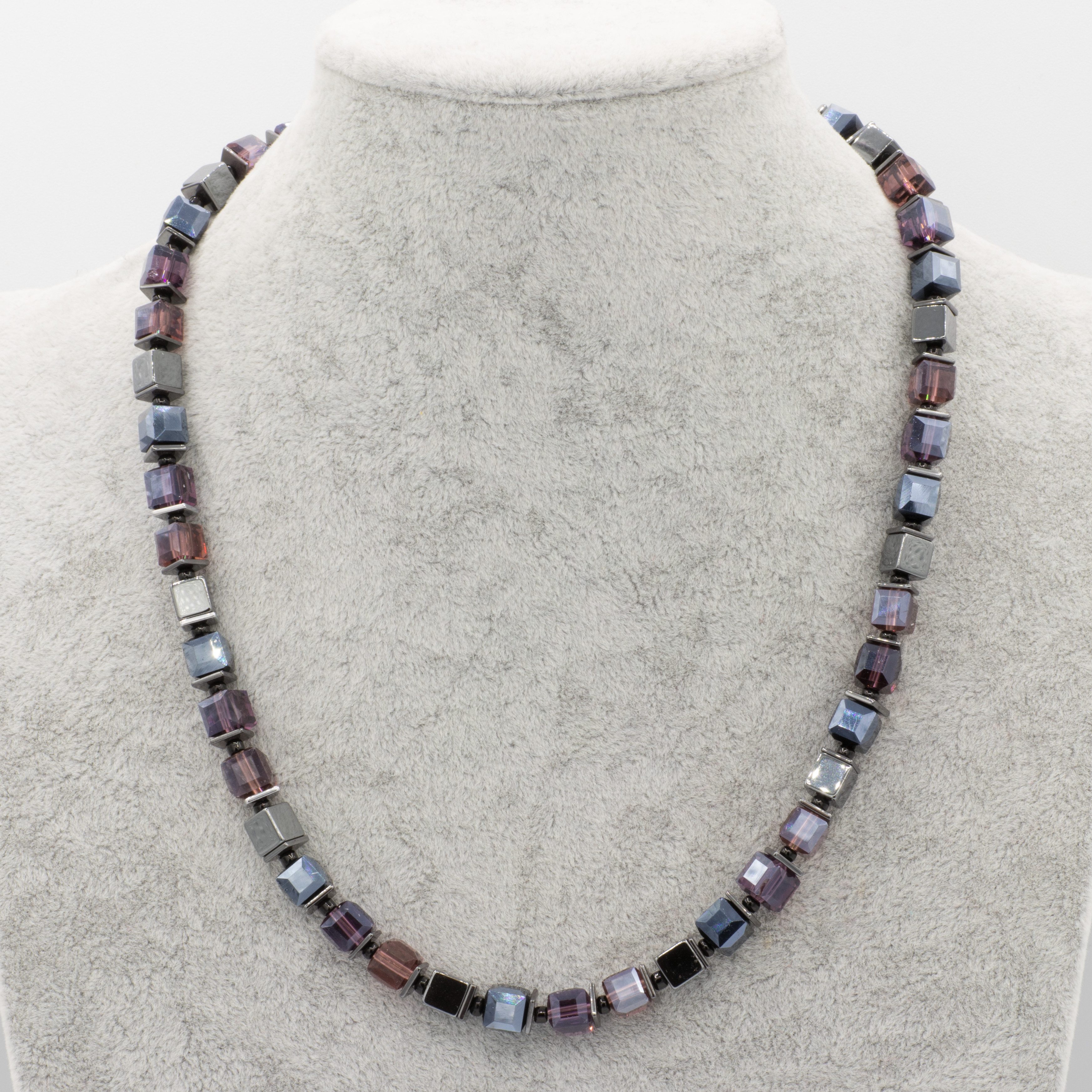 Bella Carina Perlenkette Glaswürfel Kette violett schwarz facettierte Würfe günstig online kaufen