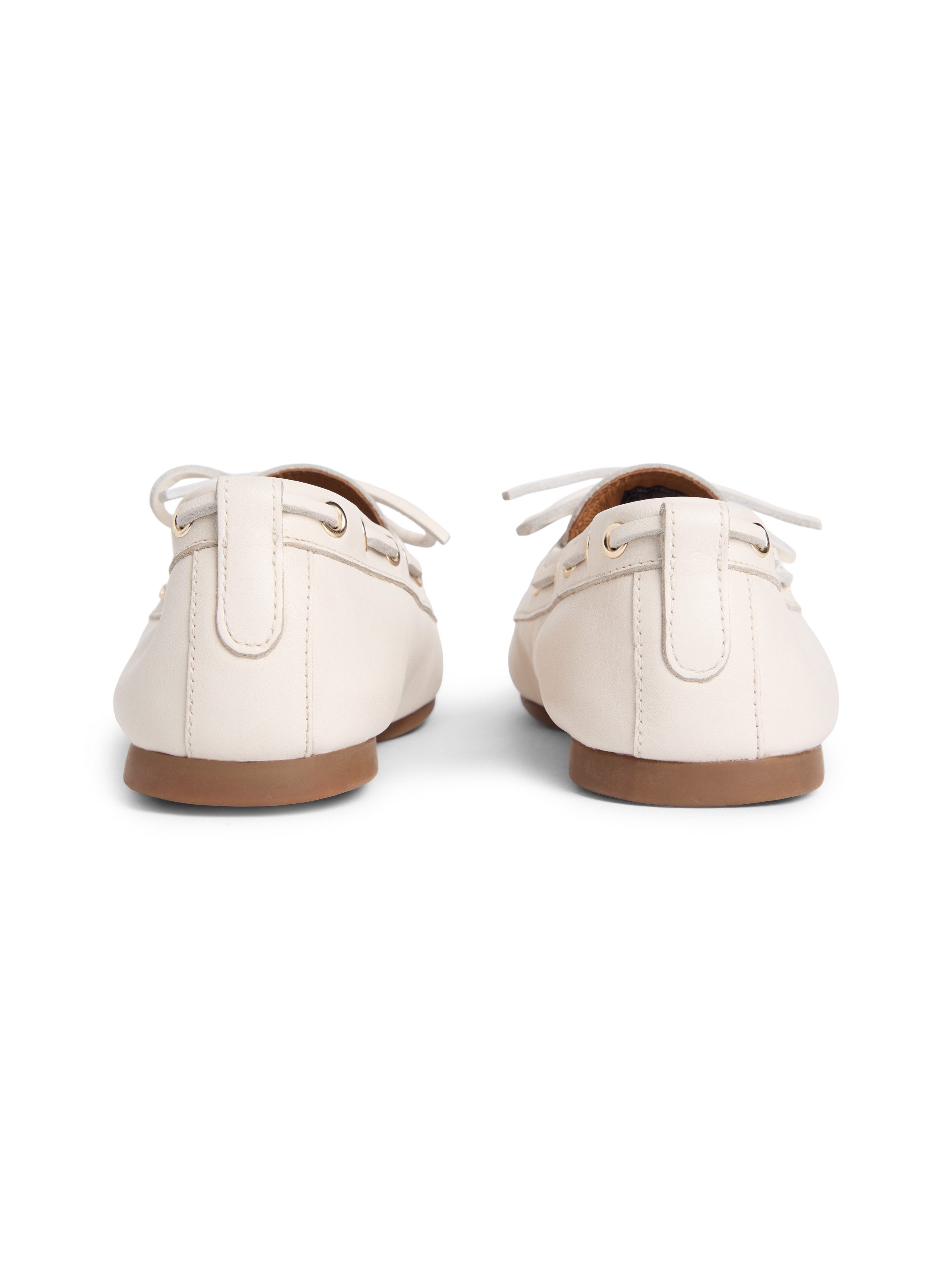 Tommy Hilfiger TH SLEEK LEATHER BOAT SHOE Bootsschuh Bootsschuh, Businessschuh mit Blockabsatz und Ösen mit Durchzug