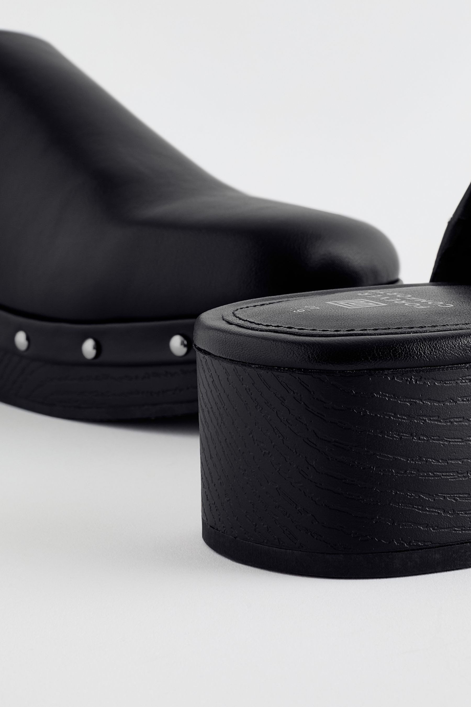 Next Forever Comfort Clog mit Nieten Clog (1-tlg)