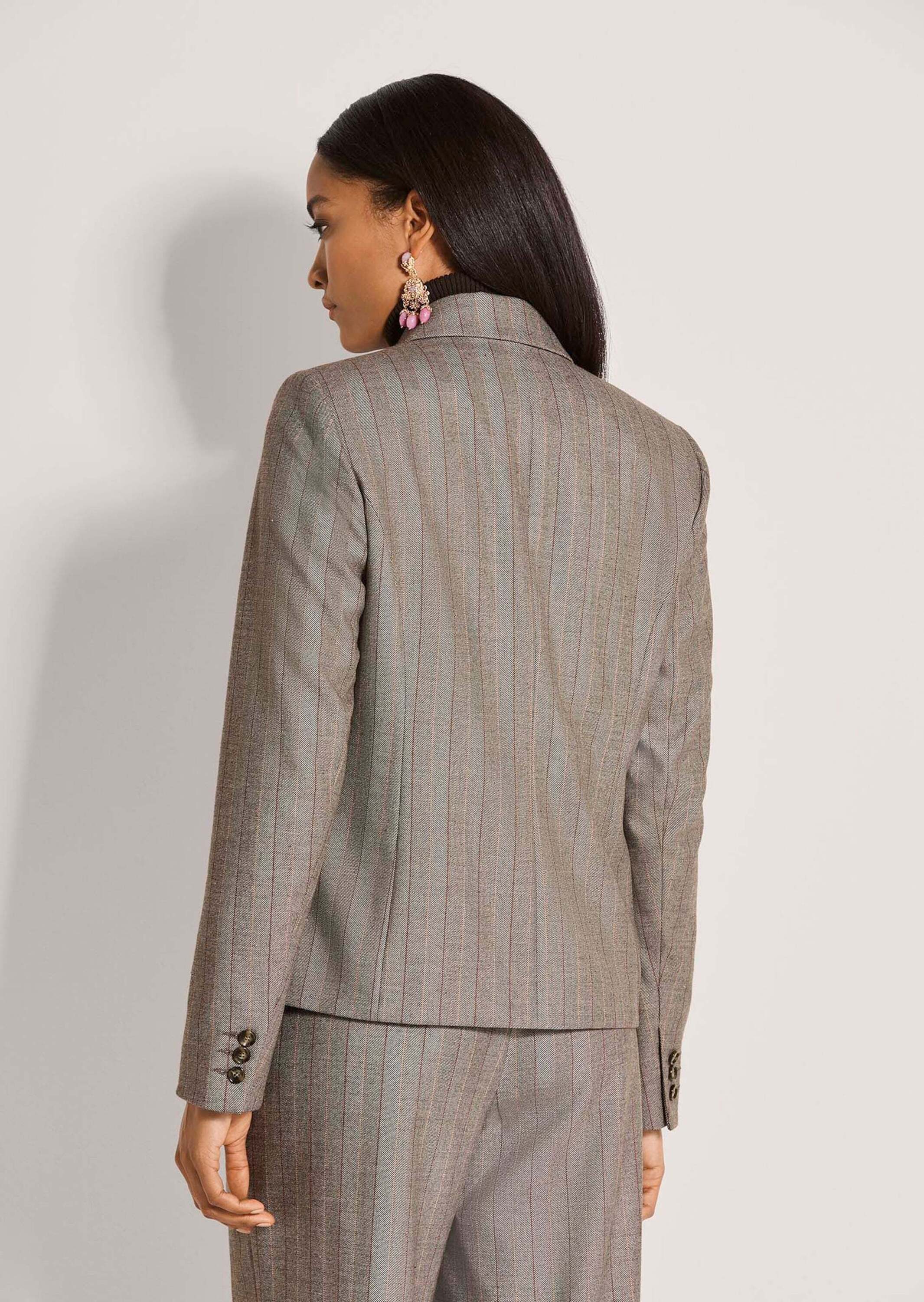 MADELEINE Kurzblazer Zweireiher-Blazer mit feinen Streifen Klassisch und zeitlos mit Reverskragen und femininer Linie
