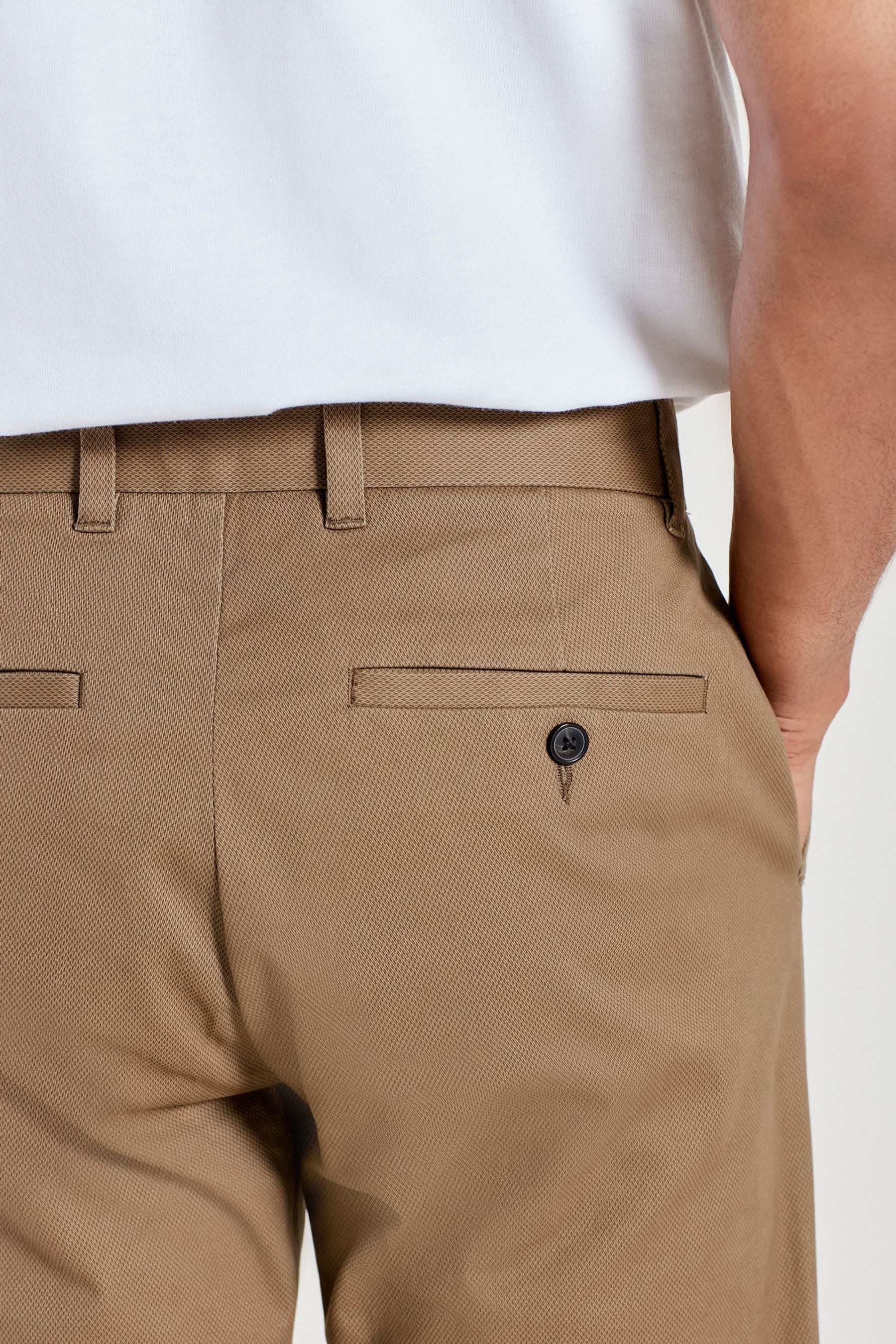 Next Chinohose Weiche Straight Fit Stretch-Chinohose mit Print (1-tlg)