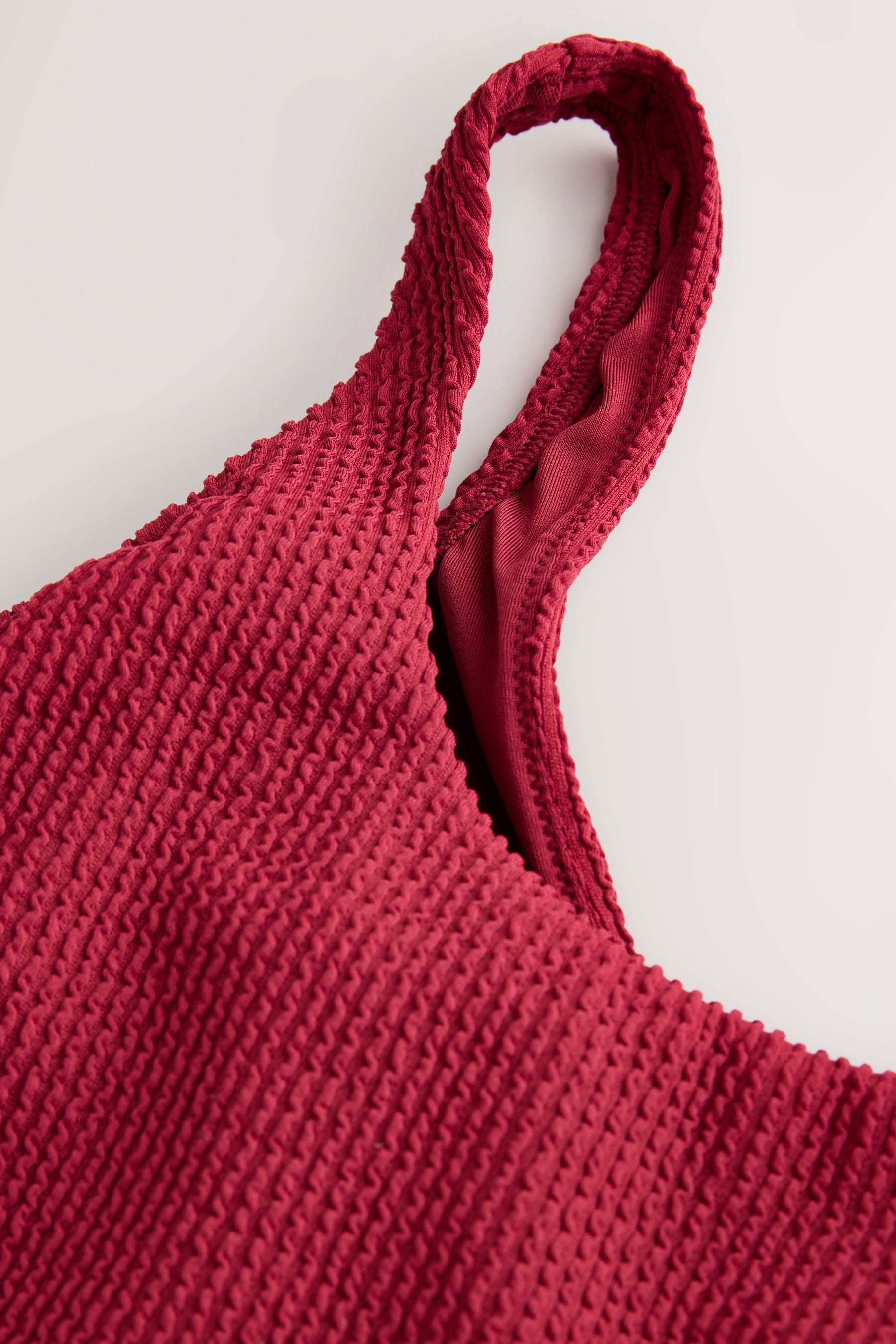 Next Badeanzug Badeanzug mit U-Ausschnitt in Knitteroptik, F-K (1-St)
