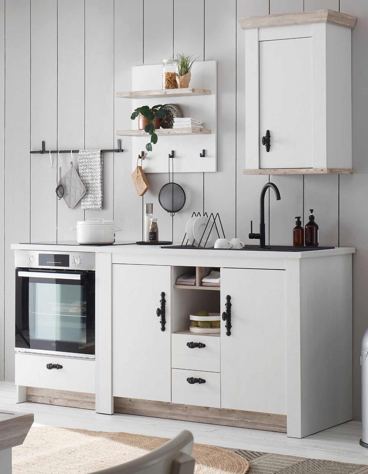 Furn.Design Кухниzeile Rovola, (Single-Küche in Pinie weiß Landhaus), mit Soft-Close-Funktion