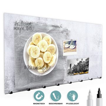 Primedeco Garderobenpaneel Magnetwand und Memoboard aus Glas Bananen in Schüssel